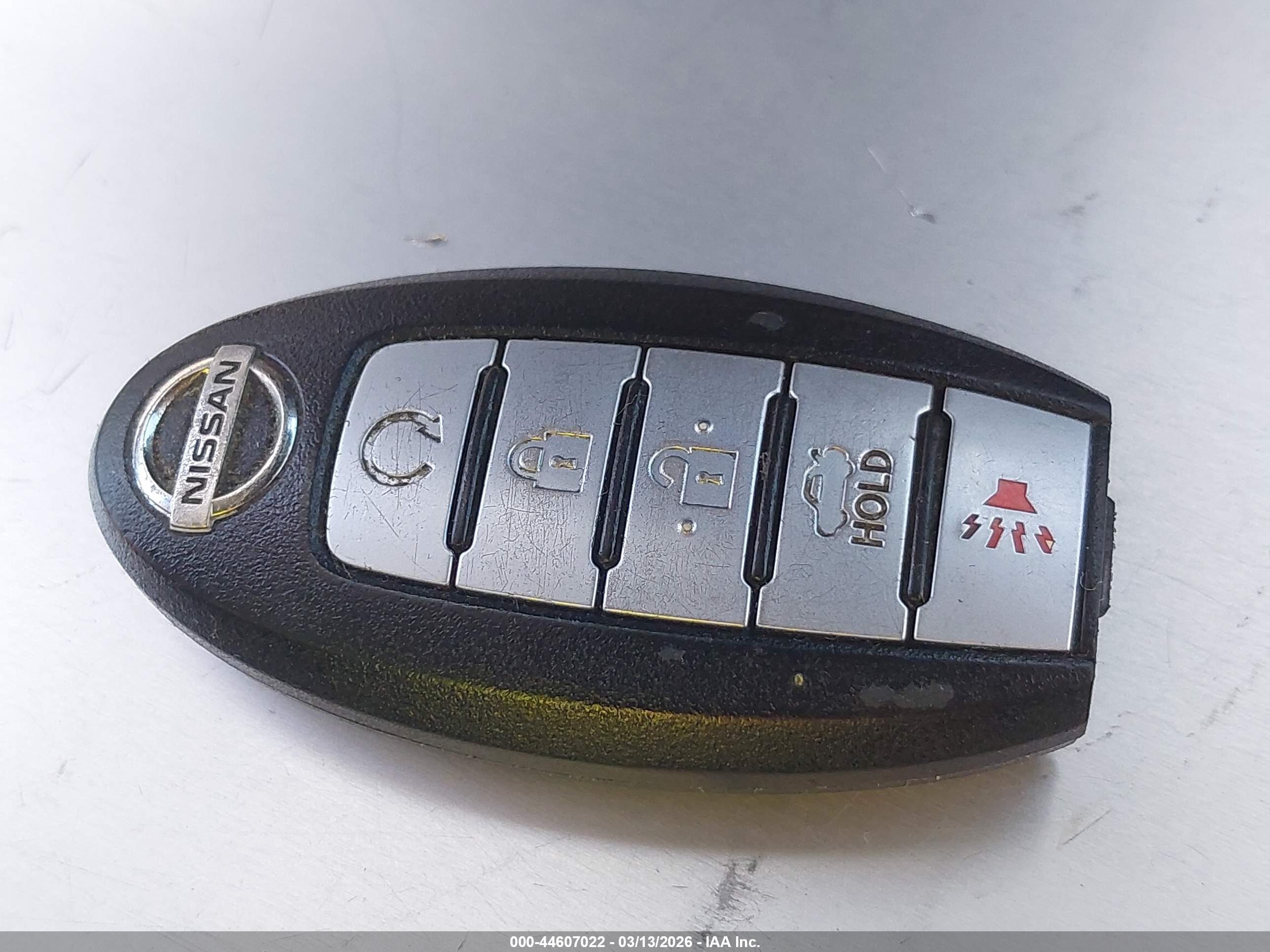 NISSAN MAXIMA image 11