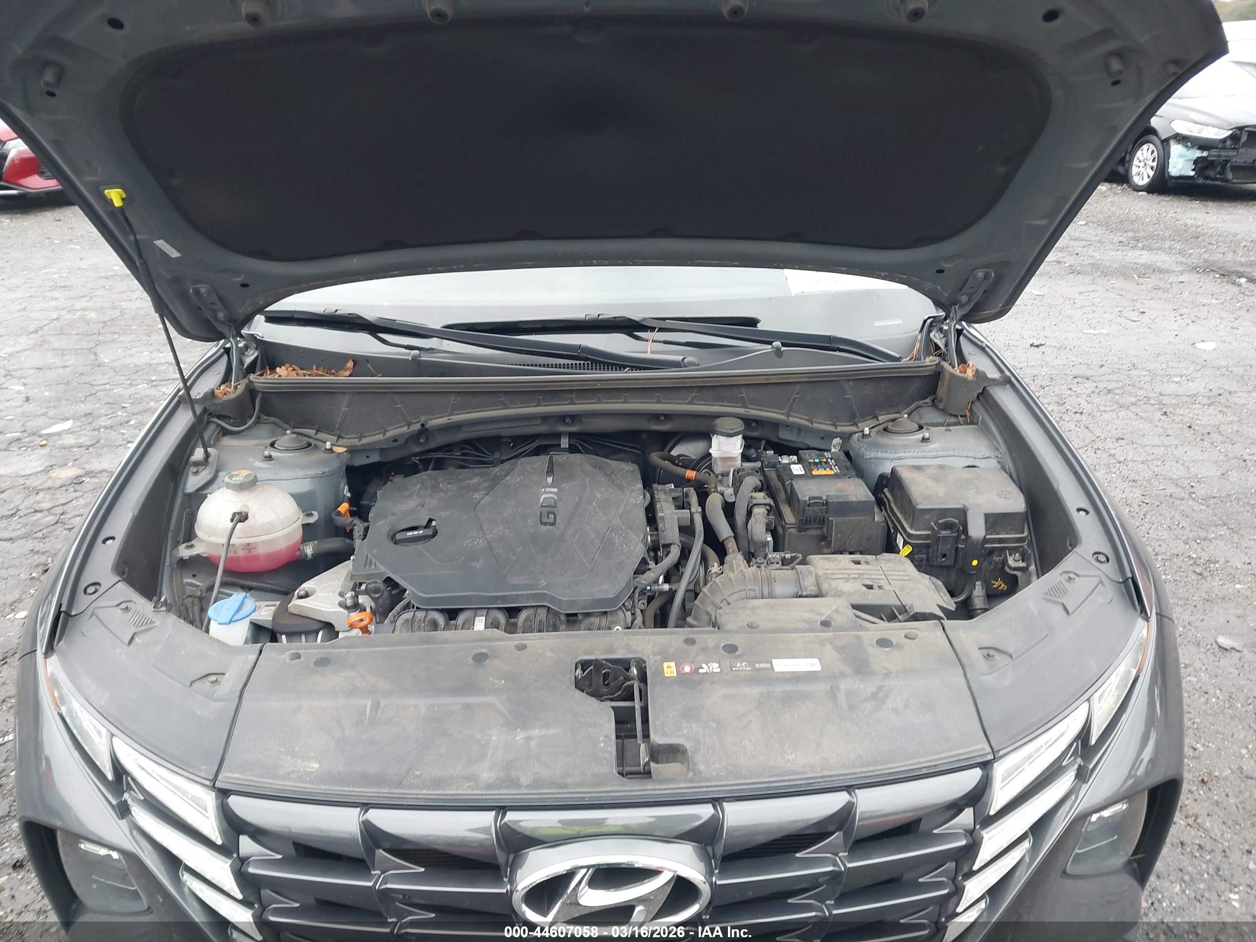 HYUNDAI TUCSON image 10