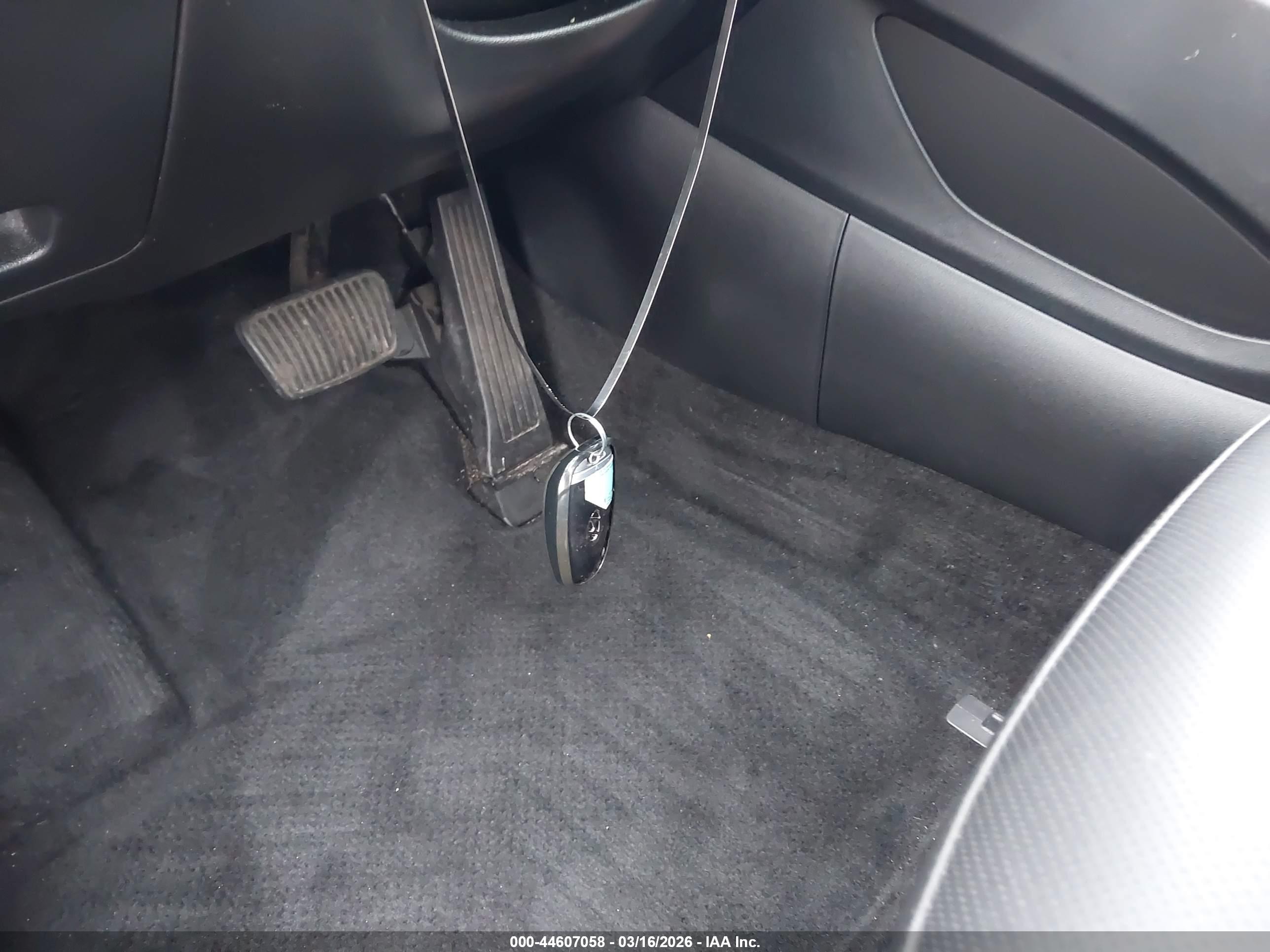 HYUNDAI TUCSON image 11