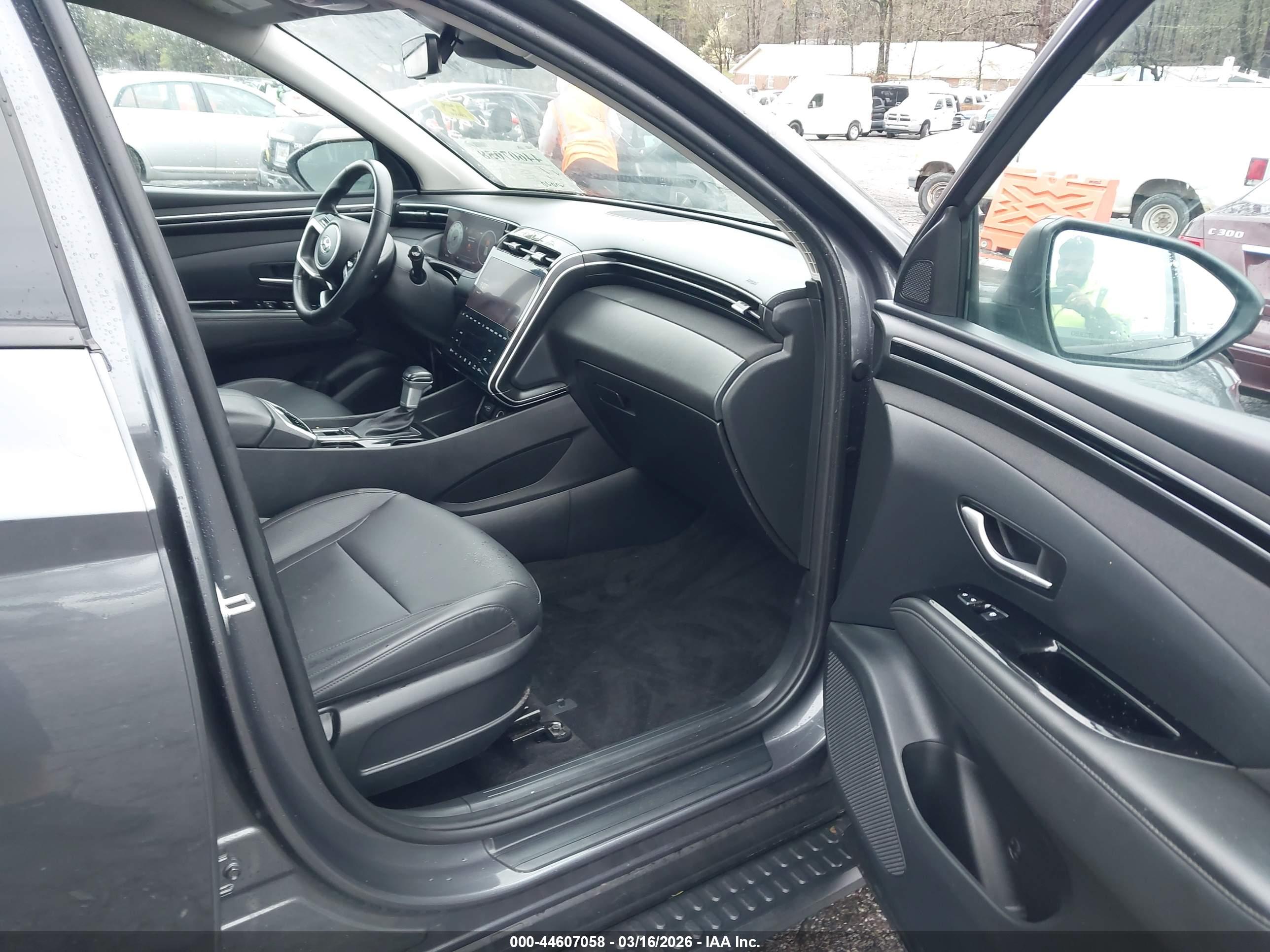 HYUNDAI TUCSON image 5