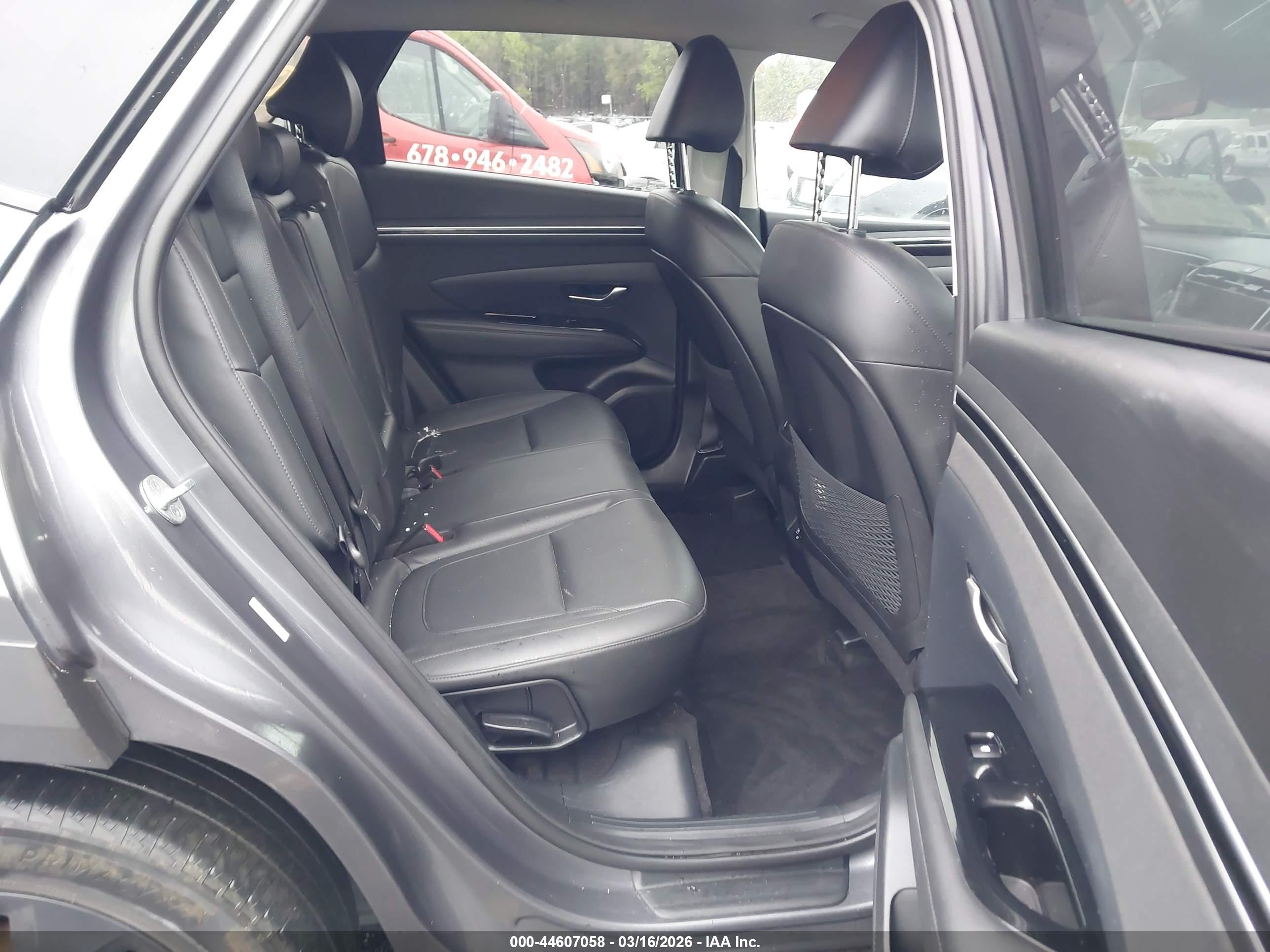 HYUNDAI TUCSON image 8