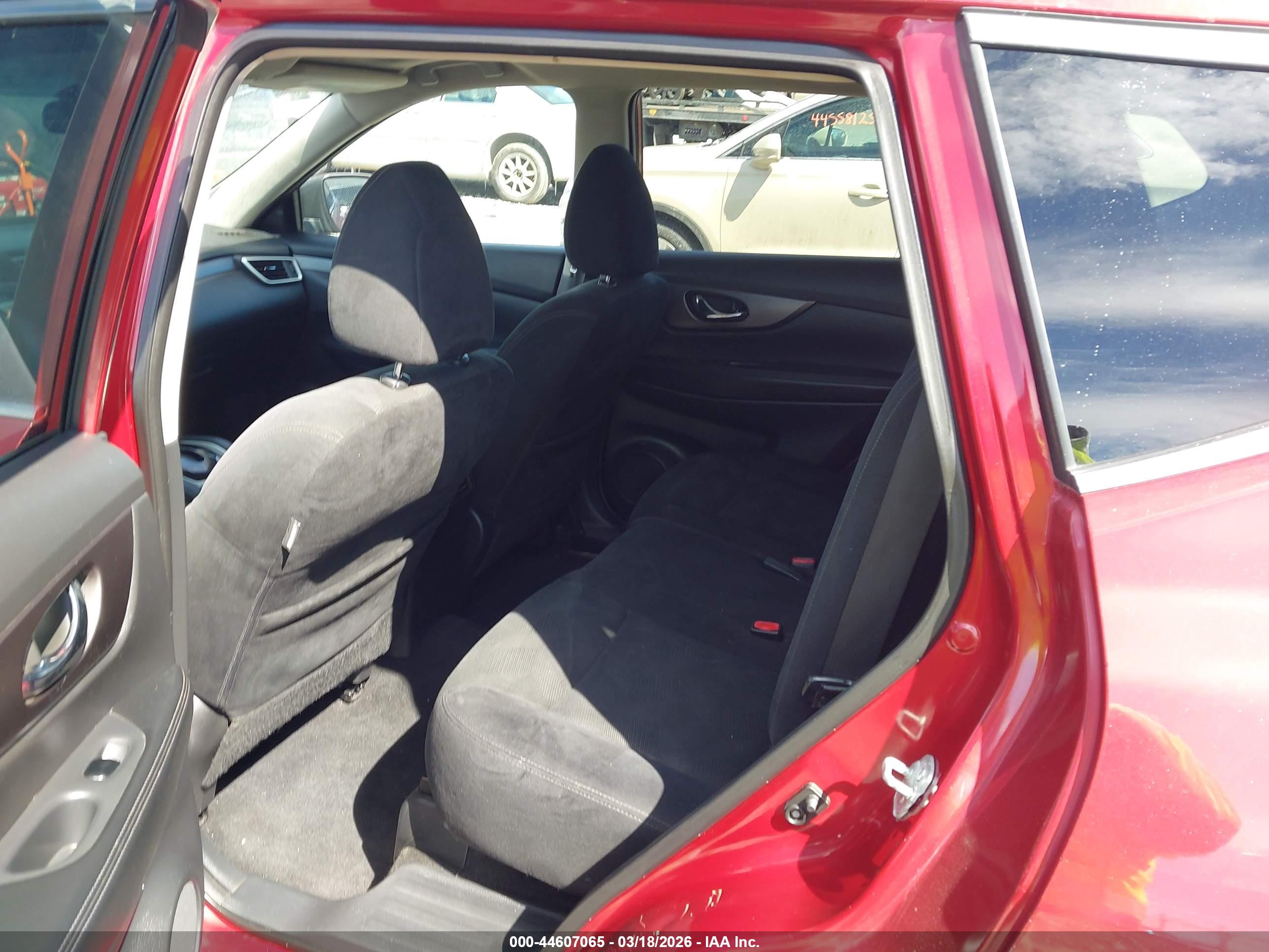 NISSAN ROGUE image 8