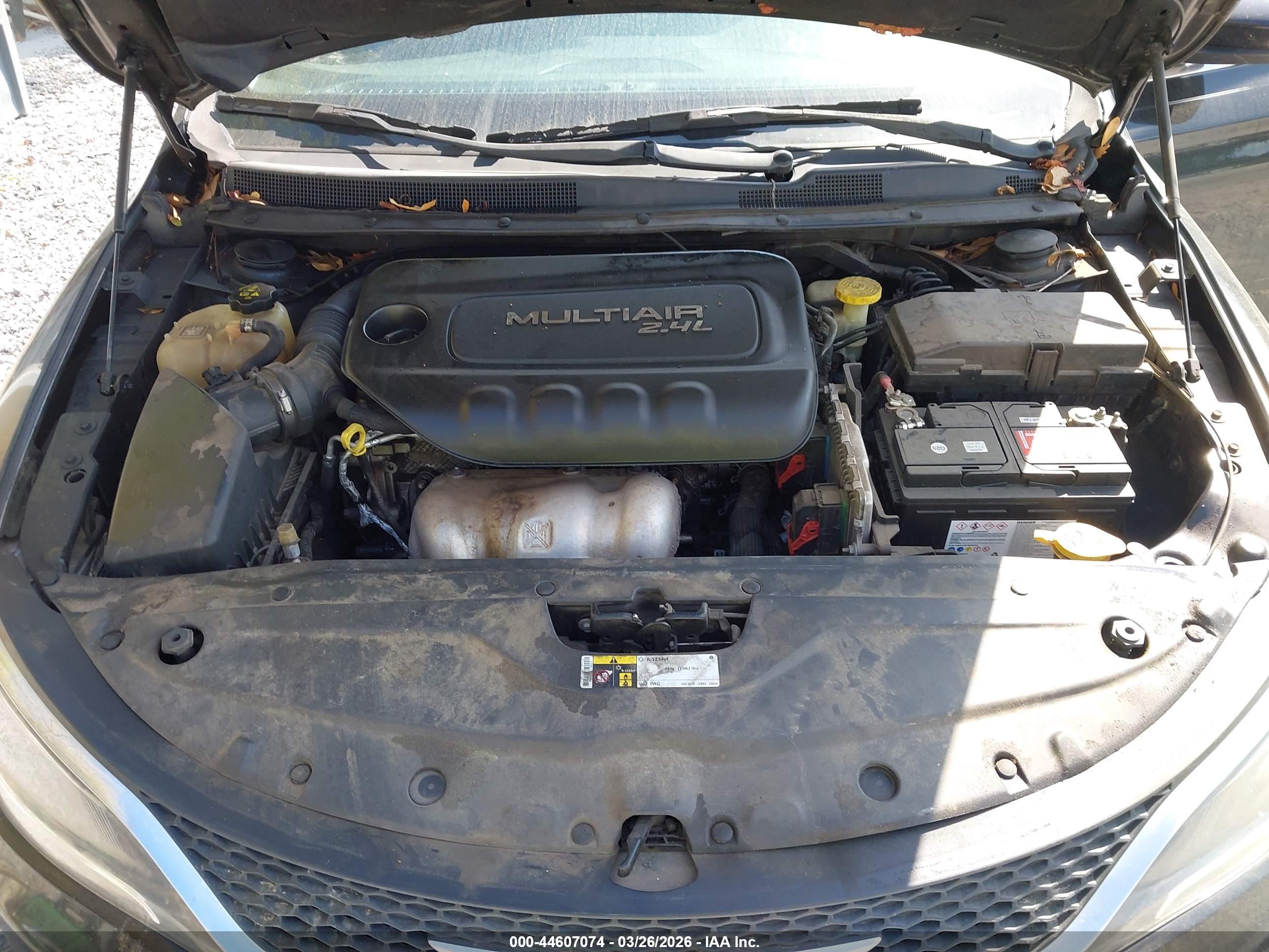 CHRYSLER 200 image 10