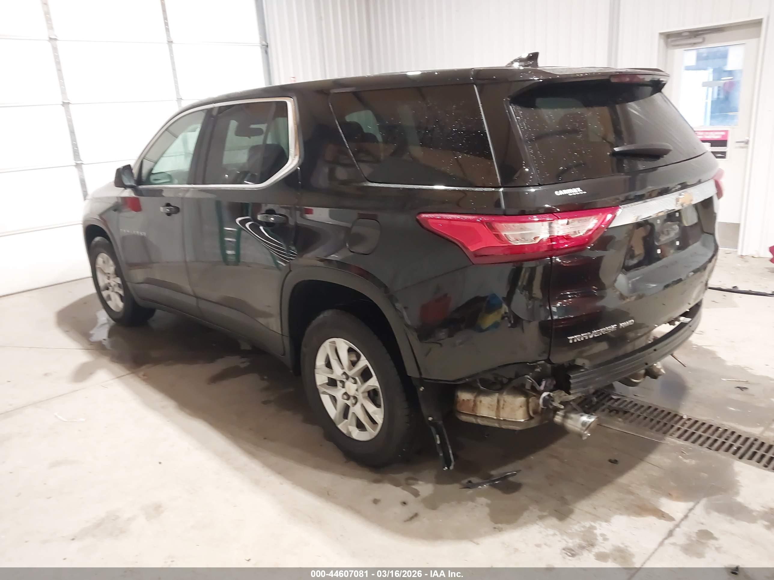 CHEVROLET TRAVERSE image 3
