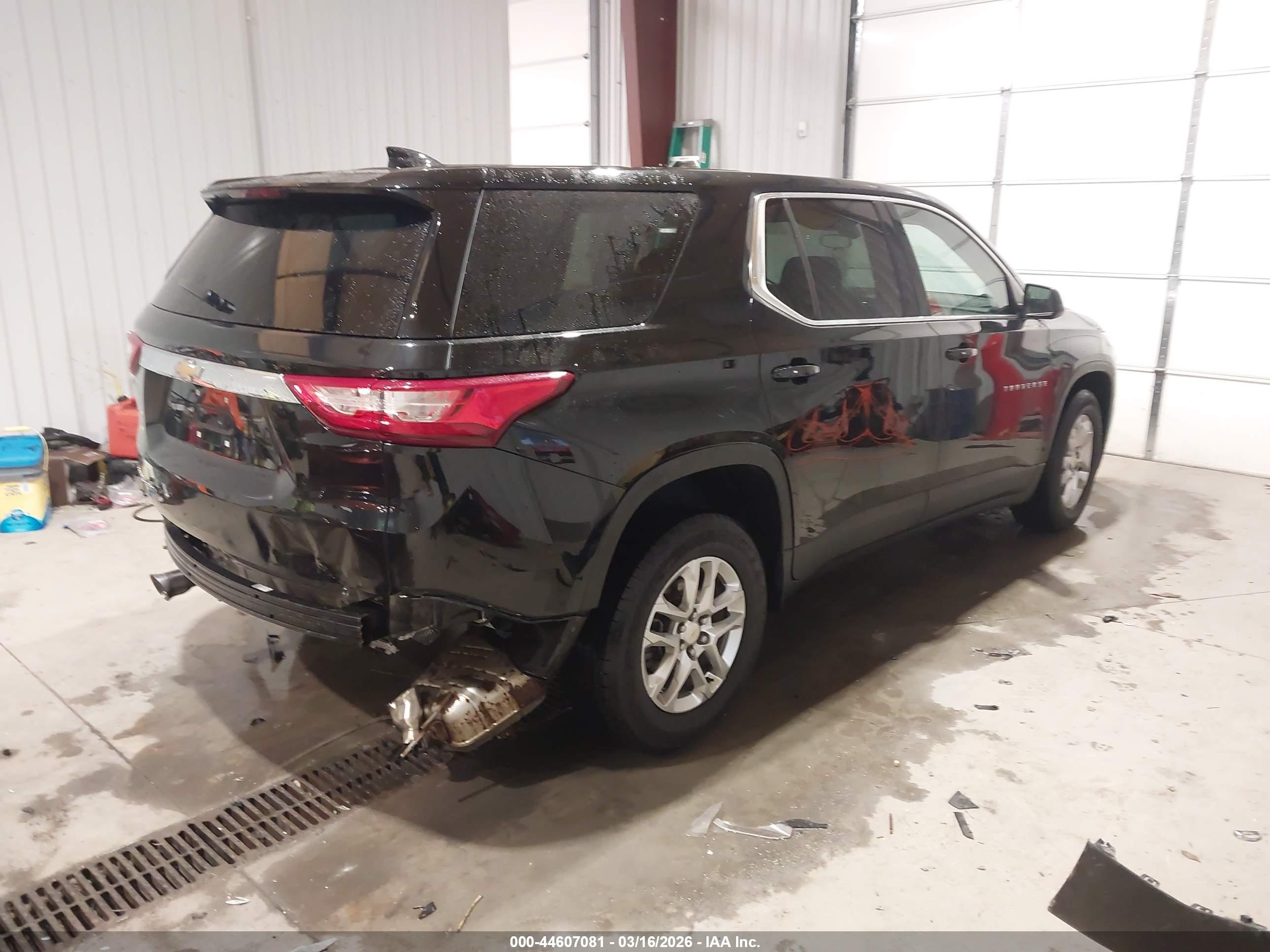 CHEVROLET TRAVERSE image 4