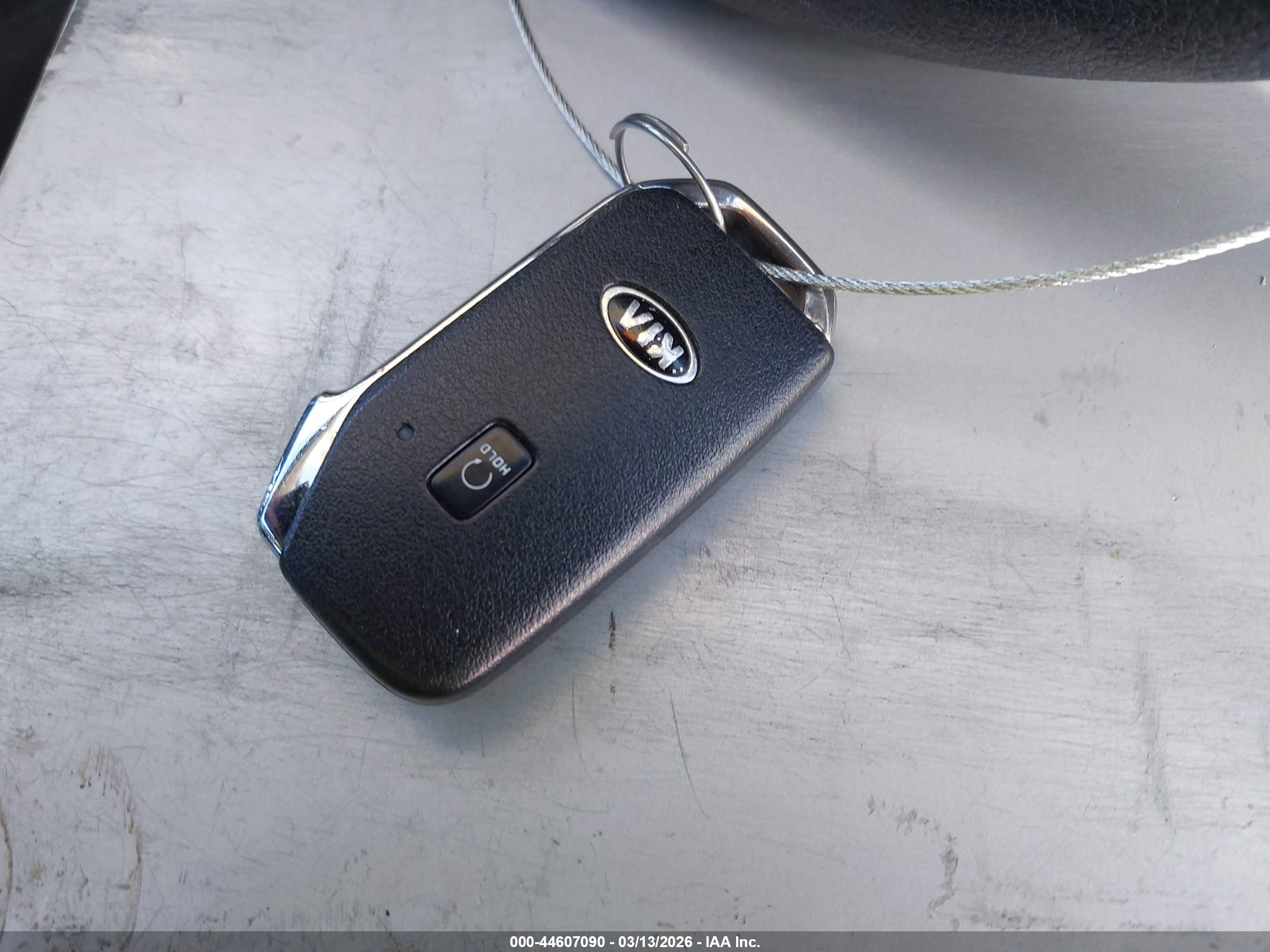 KIA K5 image 11