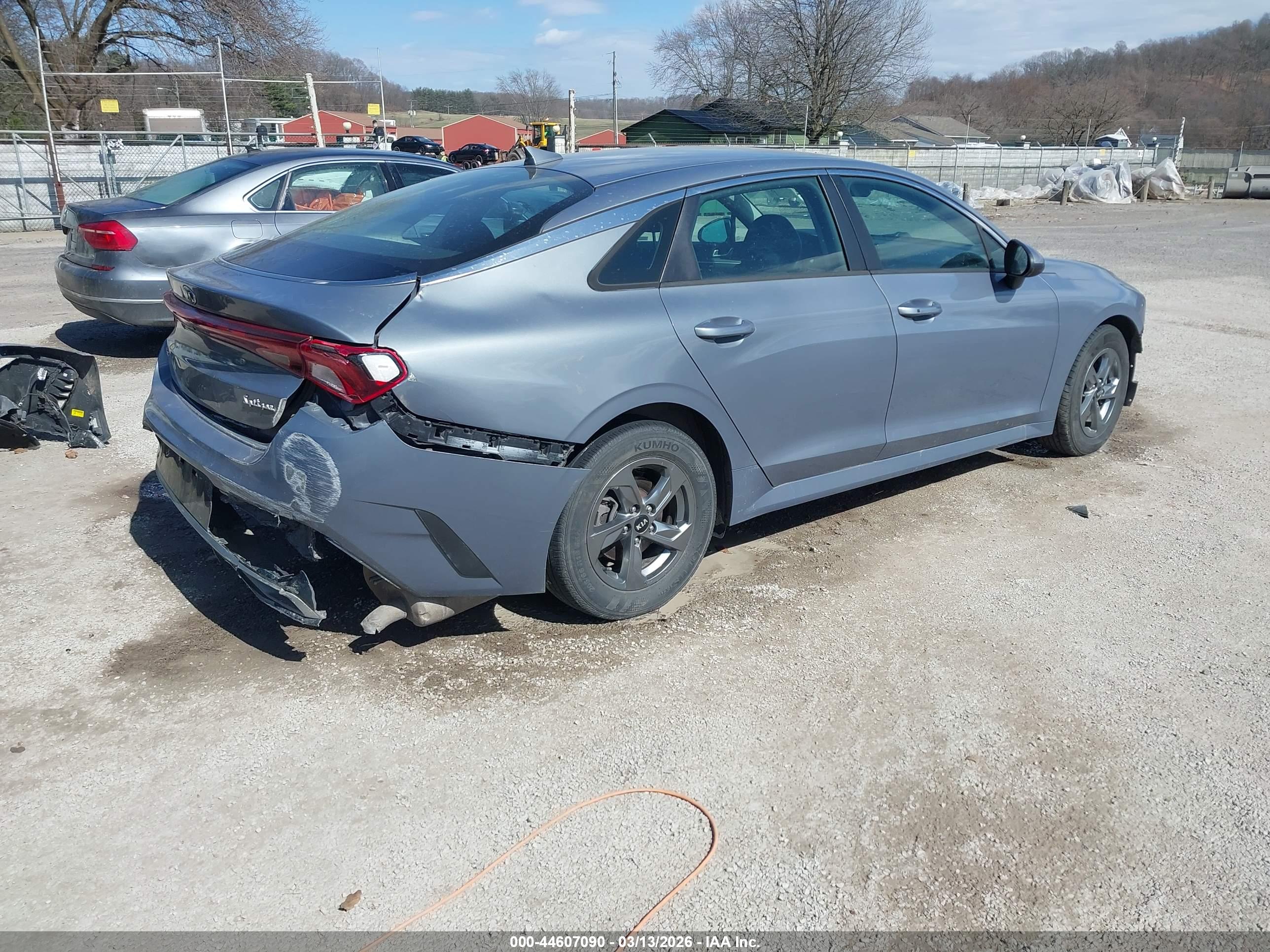 KIA K5 image 4