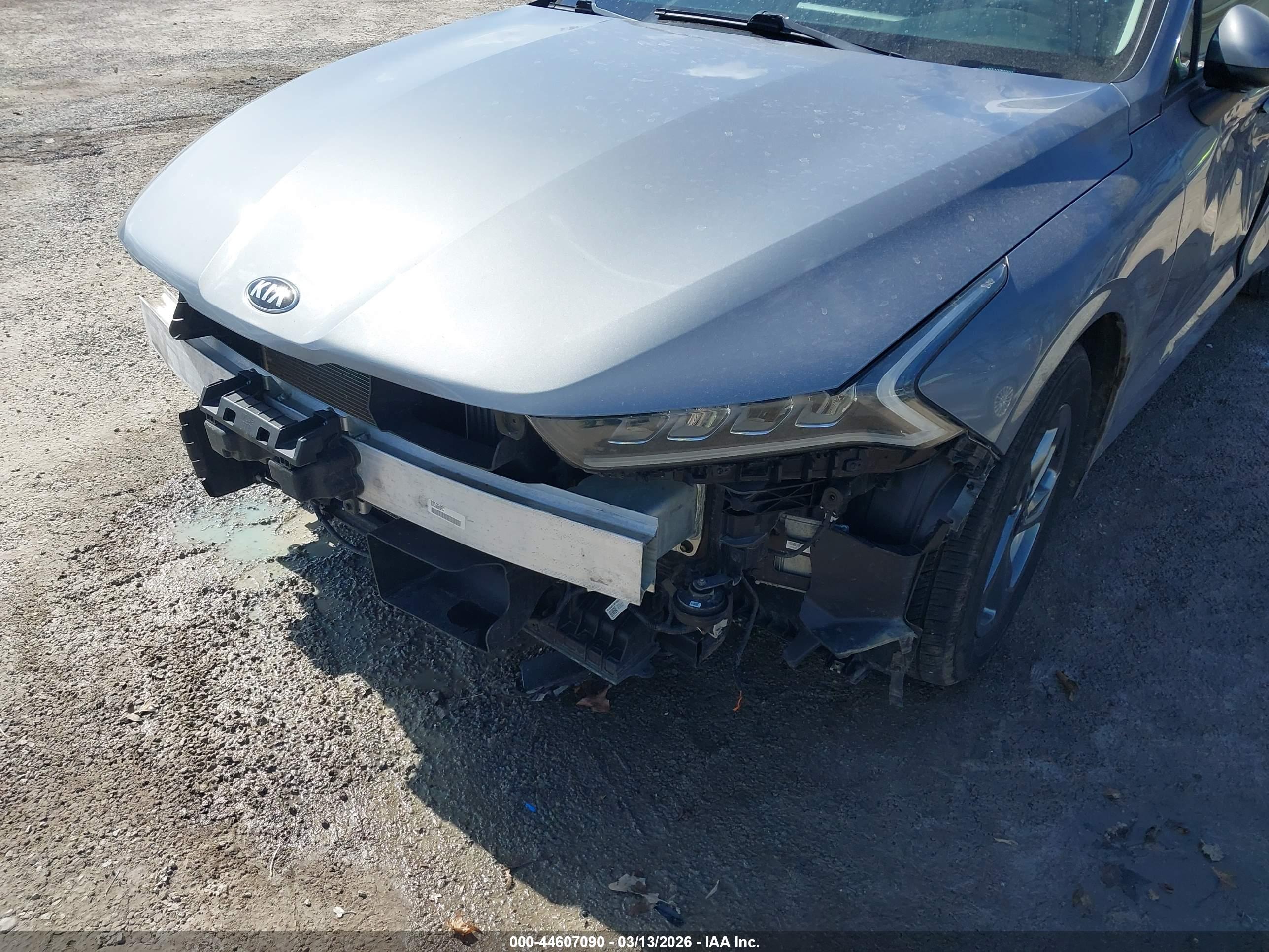 KIA K5 image 6