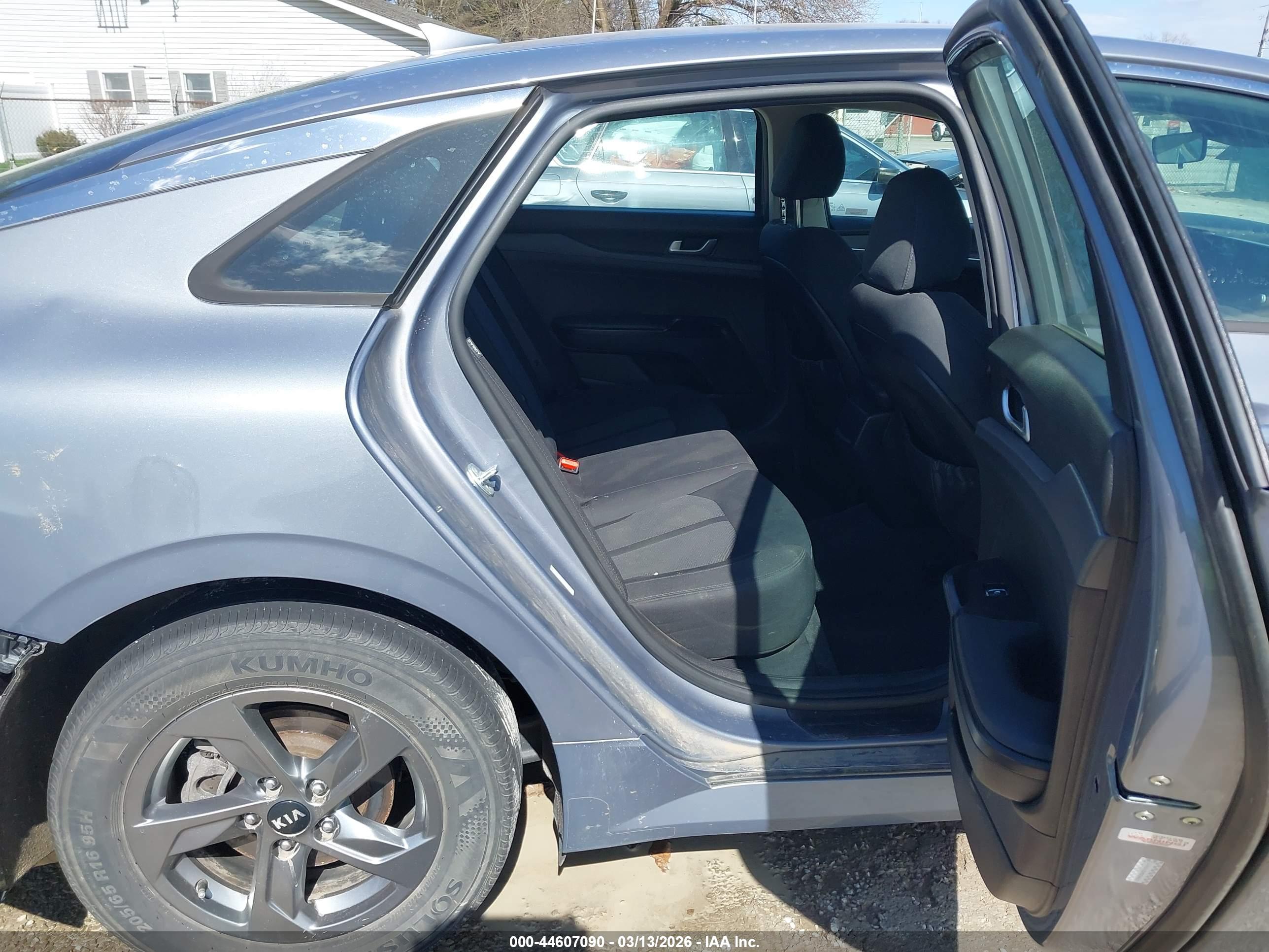 KIA K5 image 8