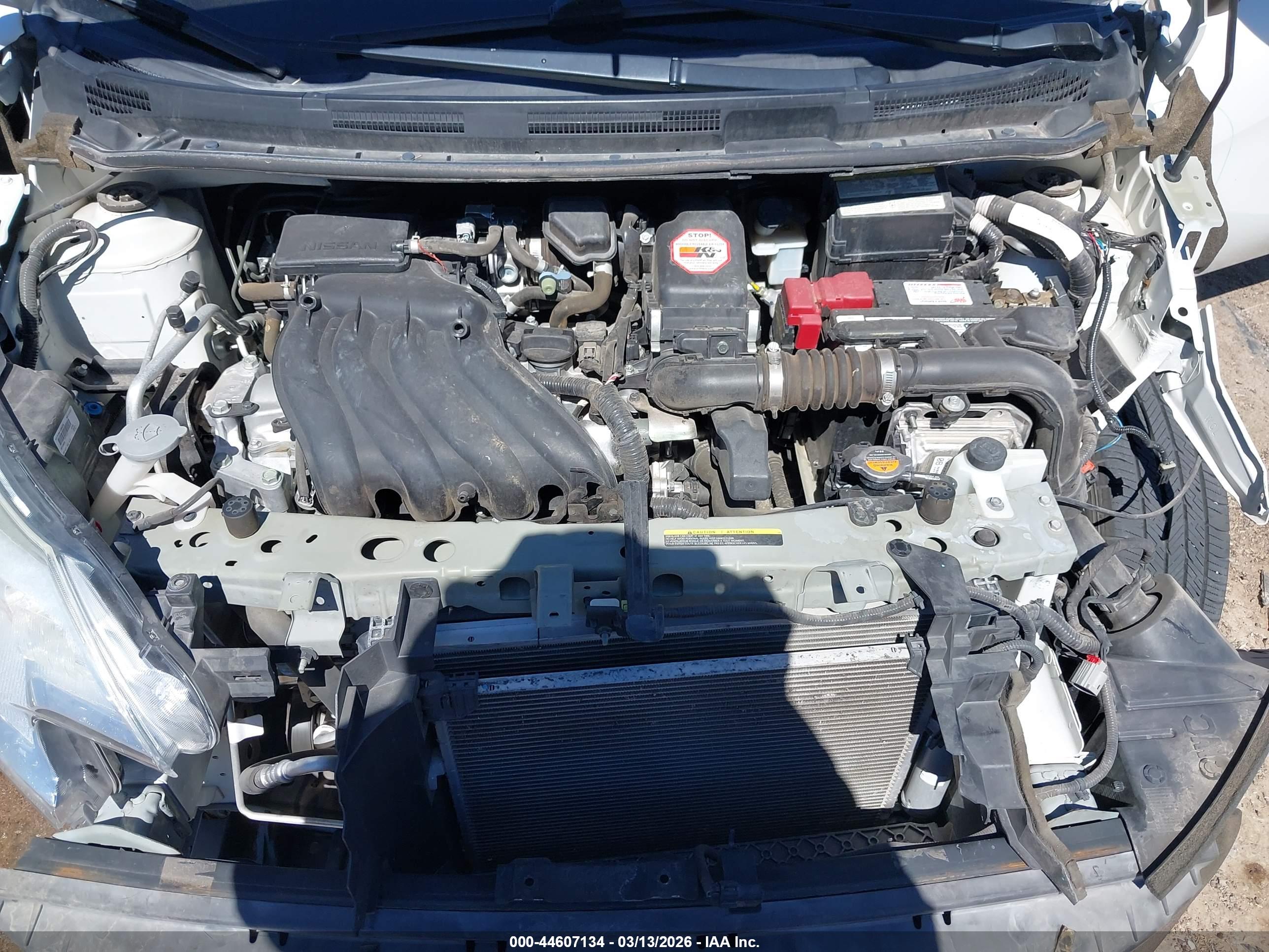 NISSAN VERSA image 10