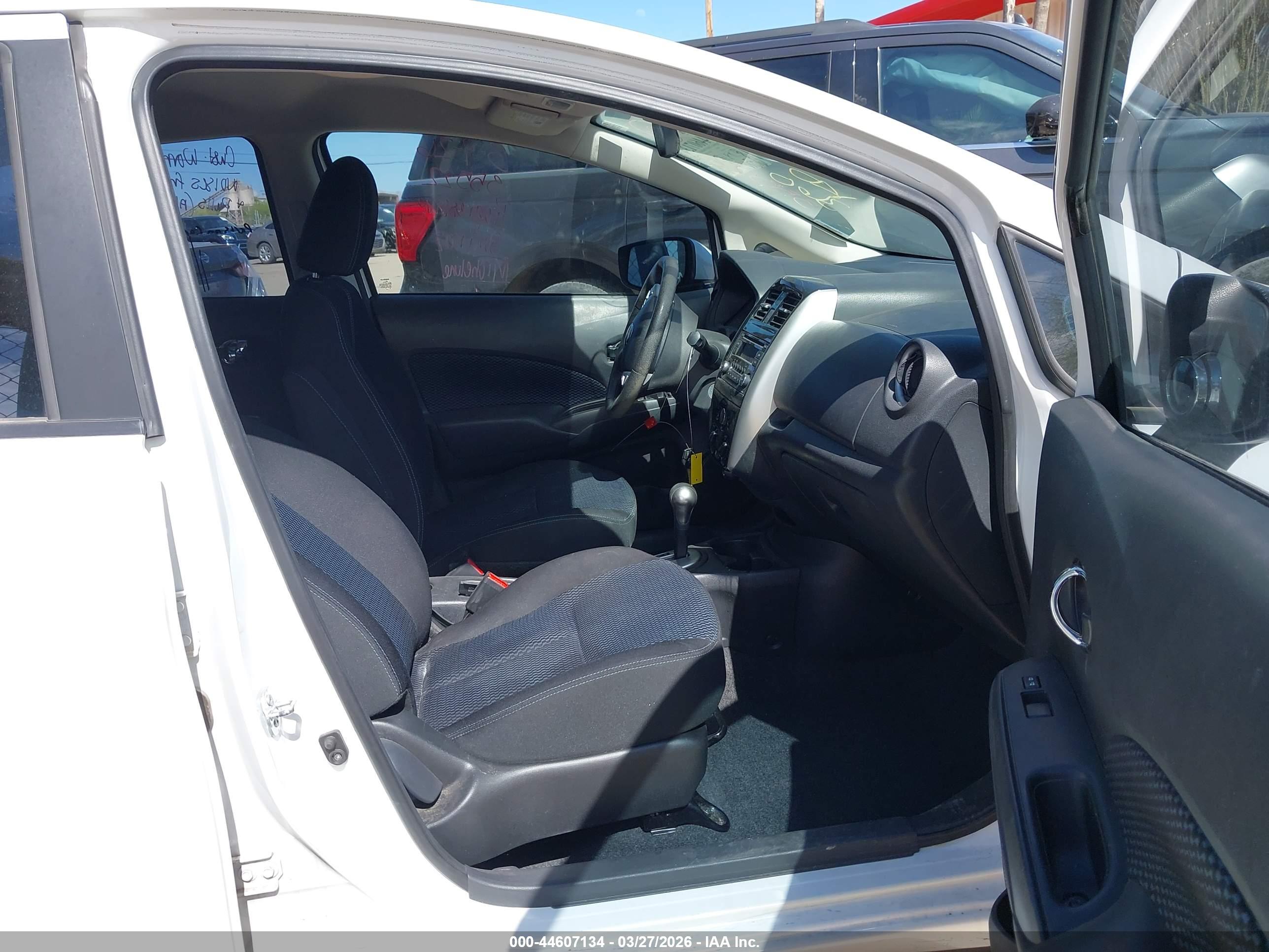 NISSAN VERSA image 5