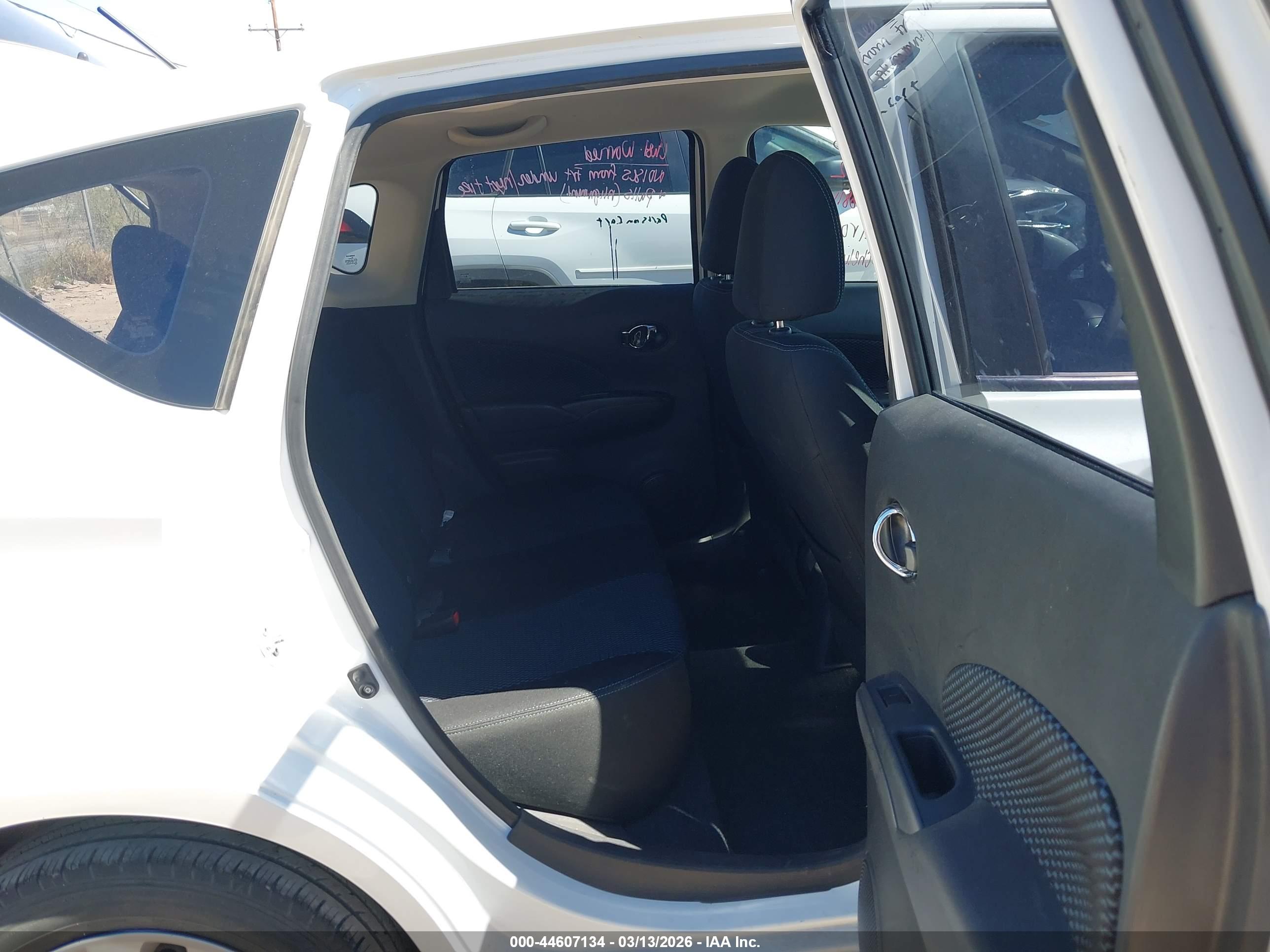 NISSAN VERSA image 8