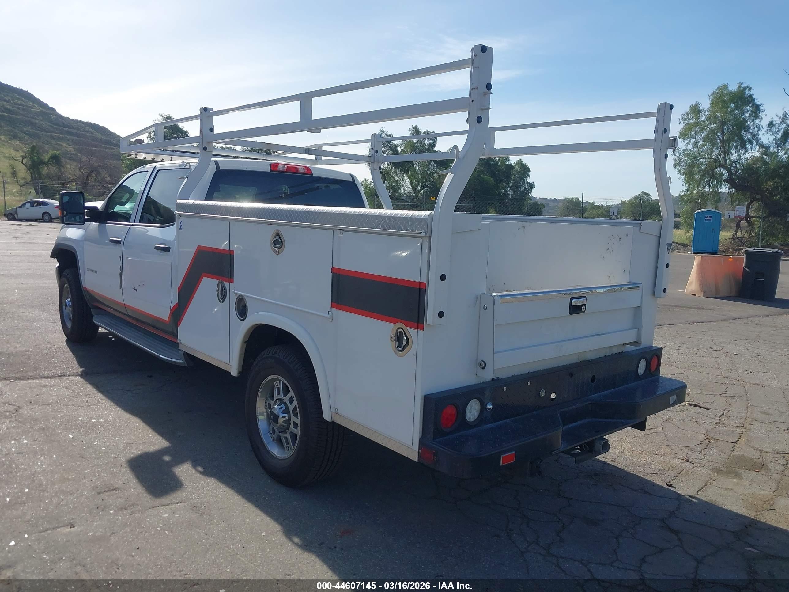 GMC SIERRA image 3