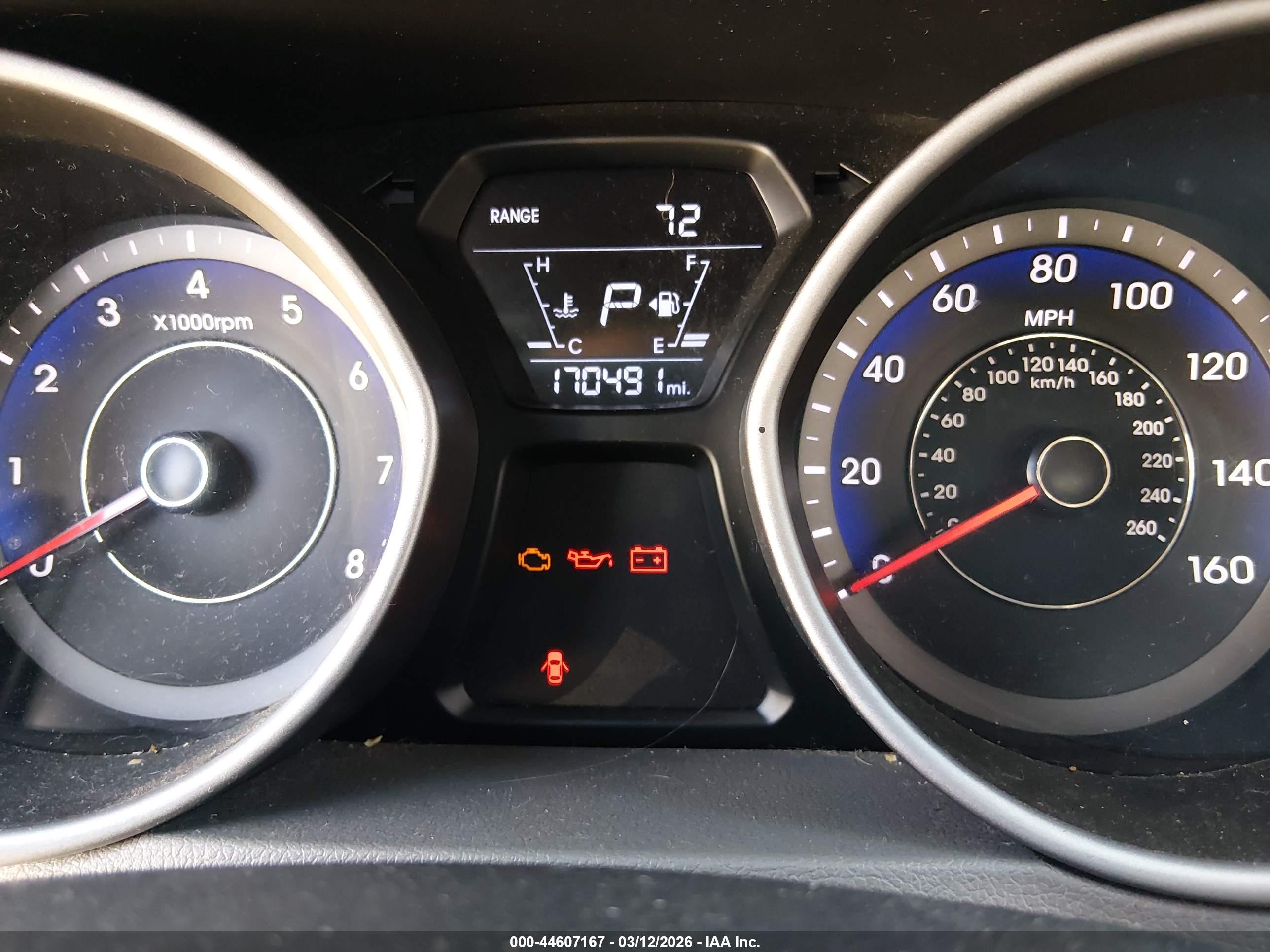 HYUNDAI ELANTRA image 7