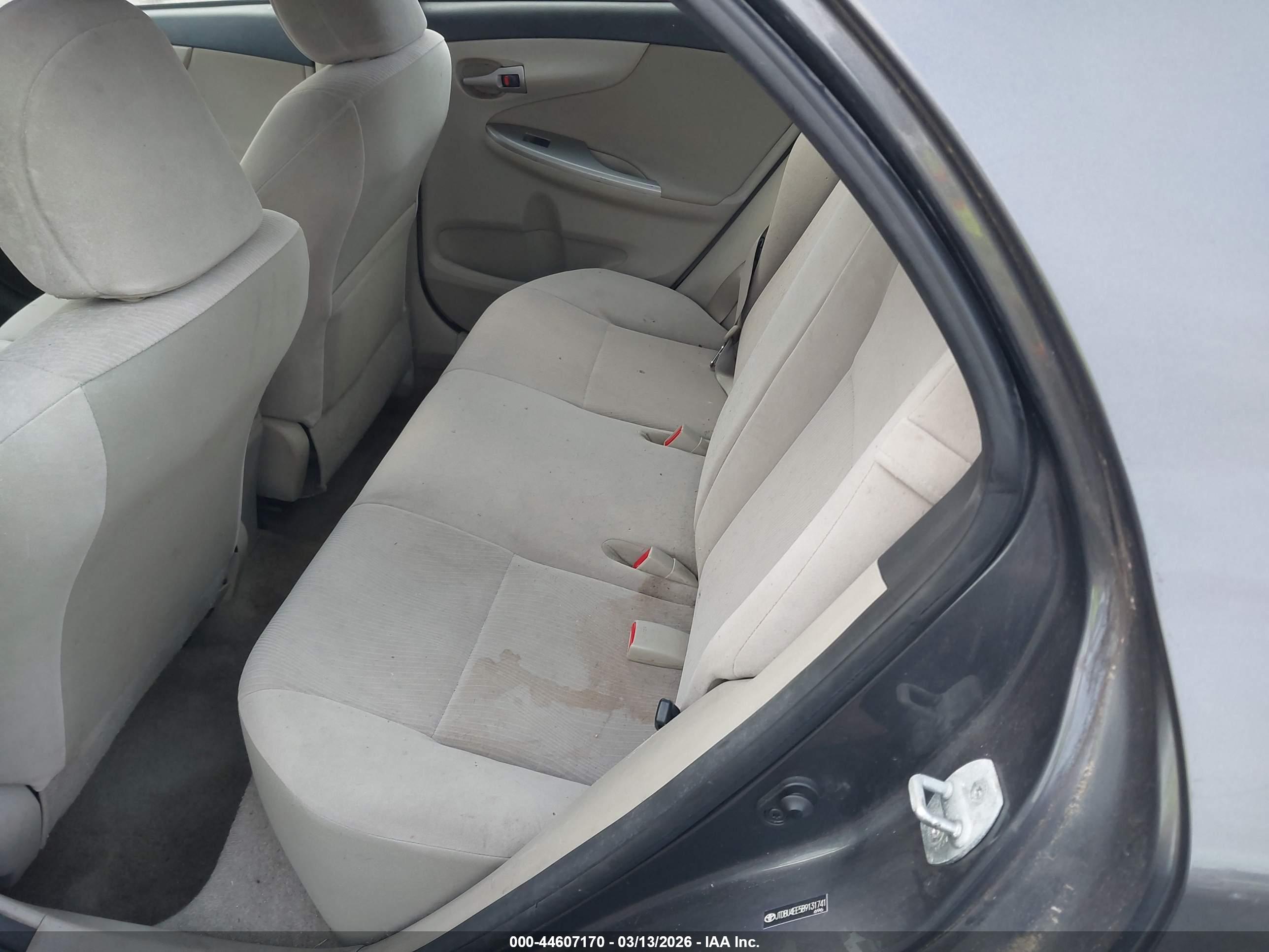 TOYOTA COROLLA image 8