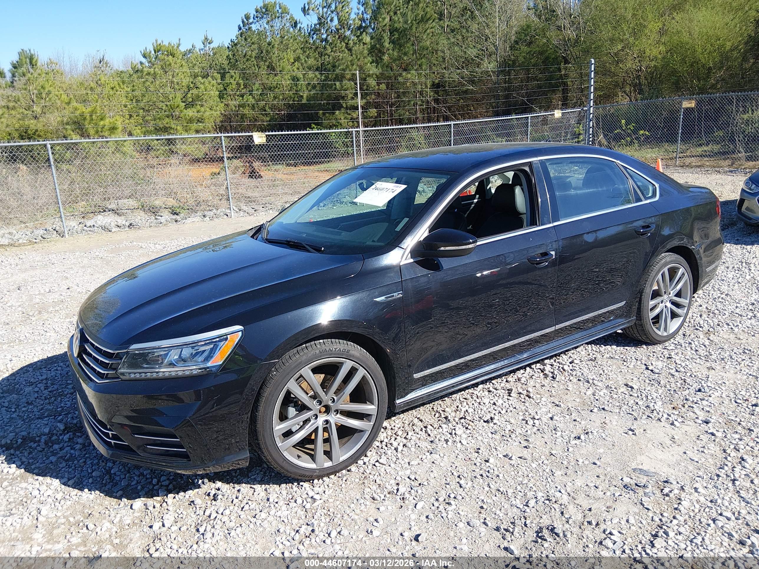 VOLKSWAGEN PASSAT image 2