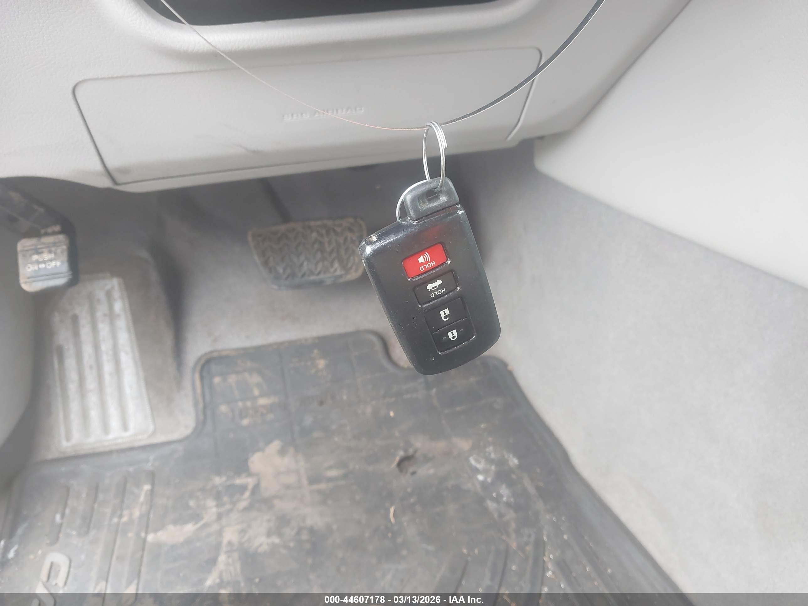 TOYOTA CAMRY image 11