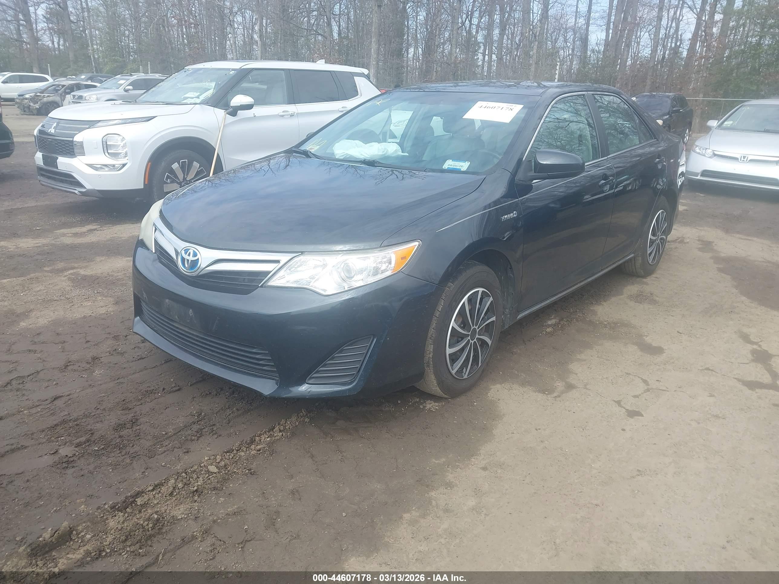 TOYOTA CAMRY image 2