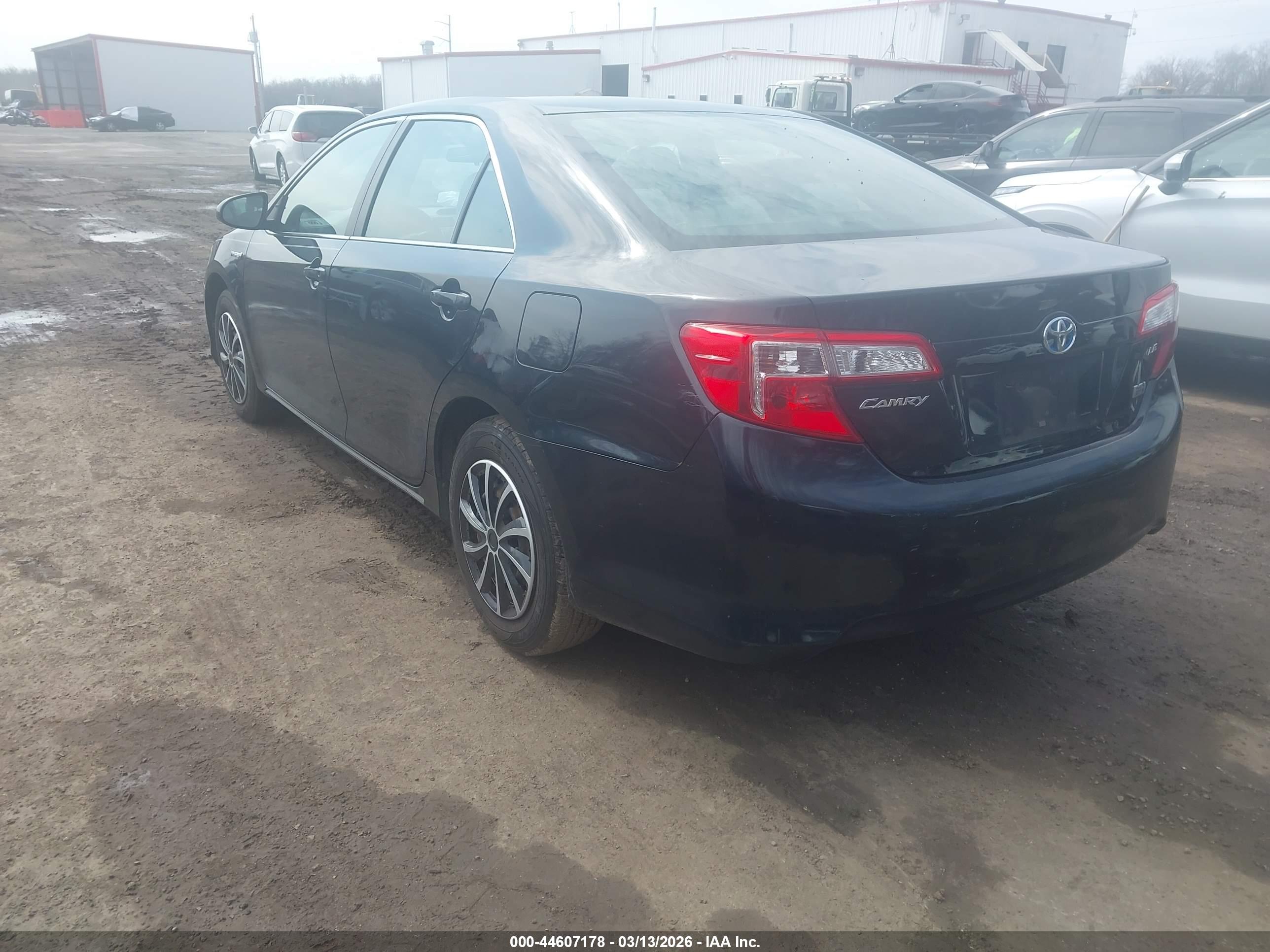 TOYOTA CAMRY image 3
