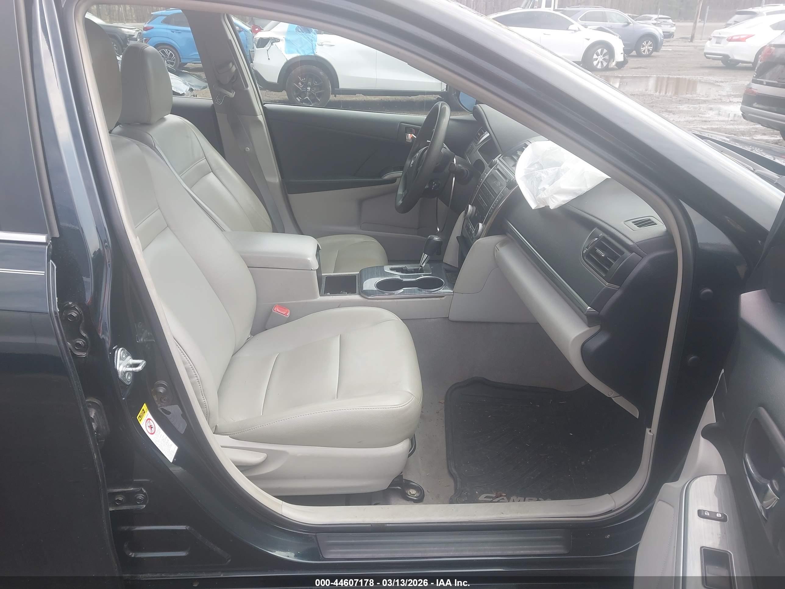 TOYOTA CAMRY image 5