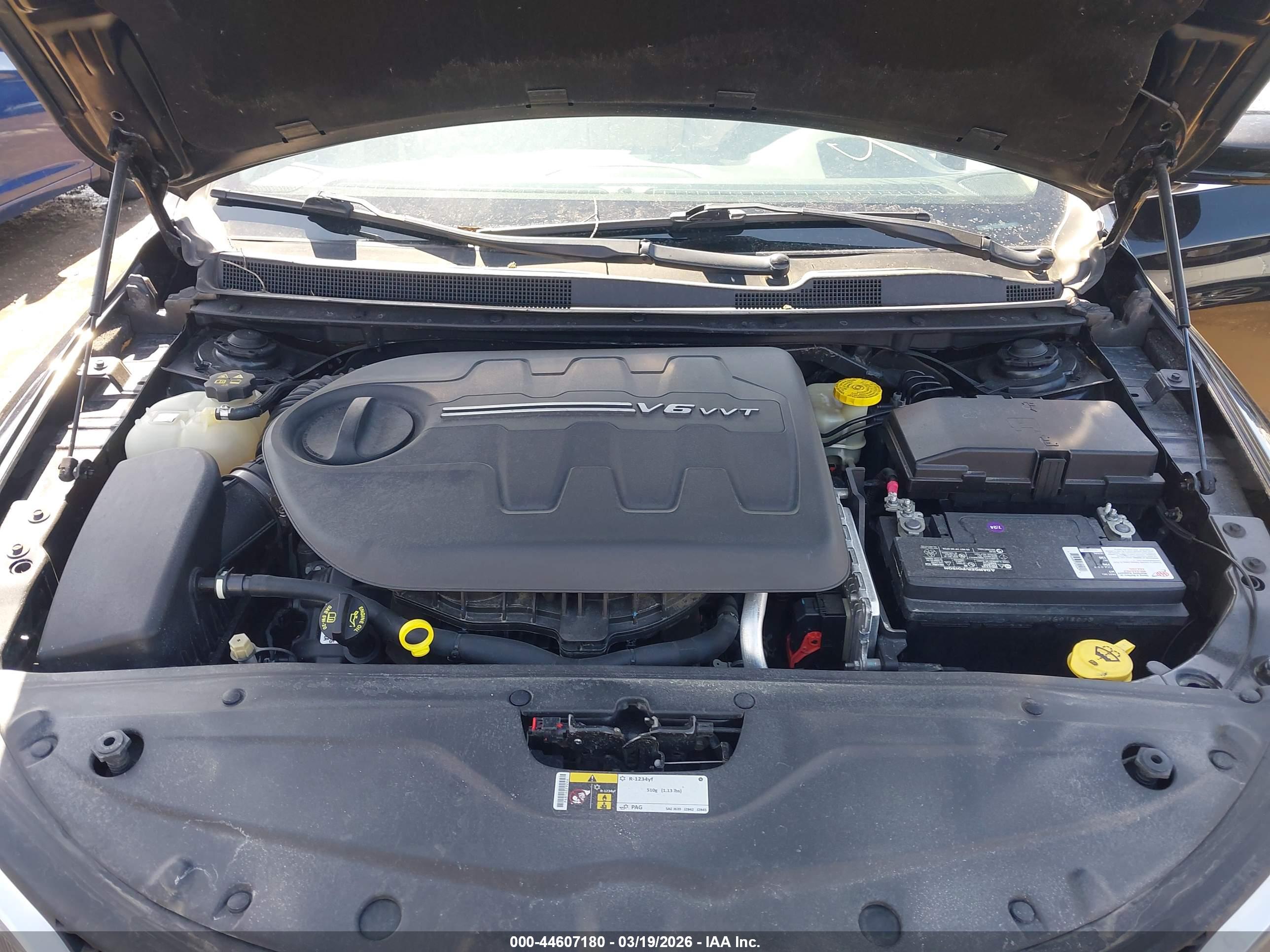 CHRYSLER 200 image 10