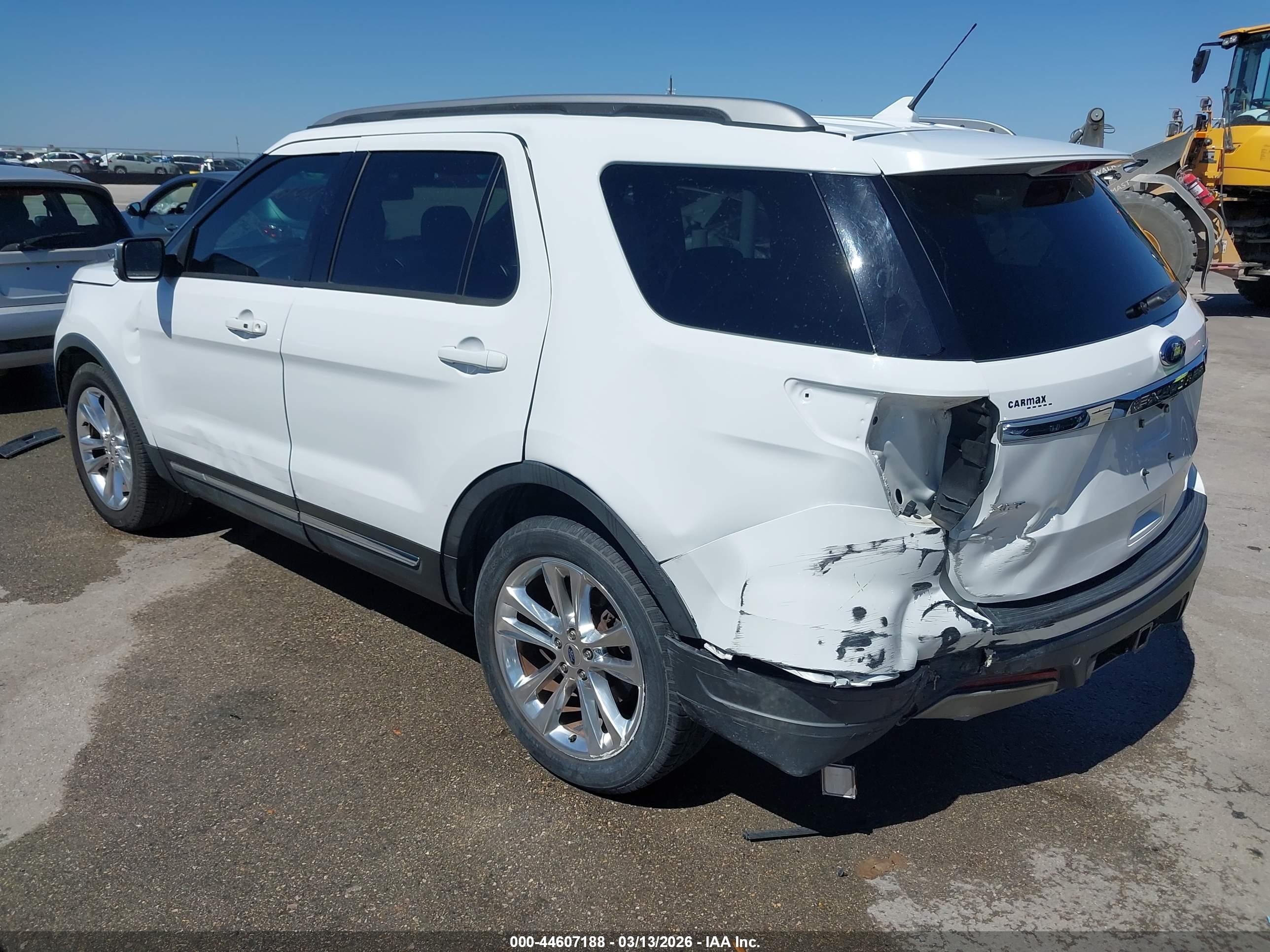 FORD EXPLORER image 3