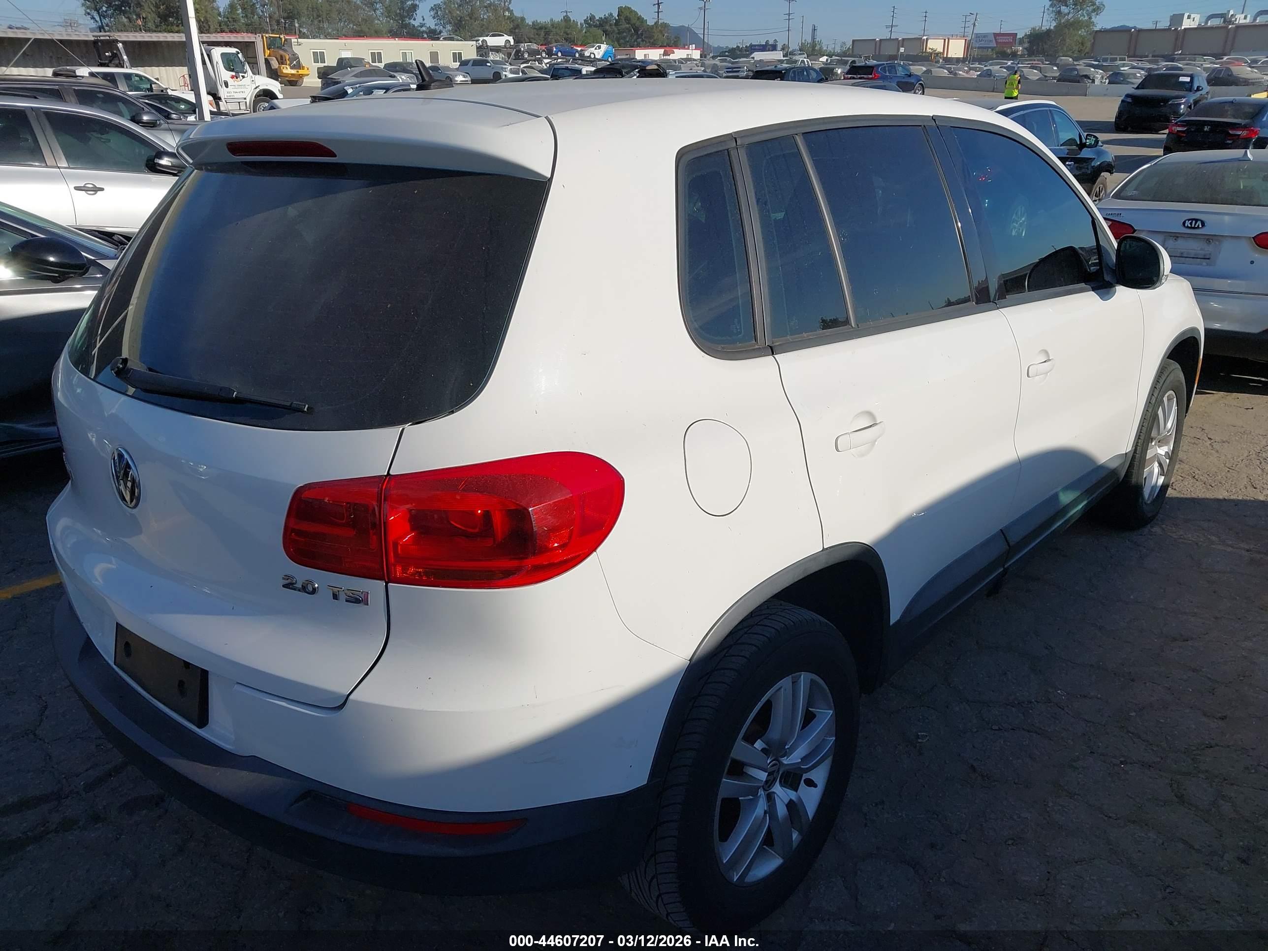 VOLKSWAGEN TIGUAN image 4