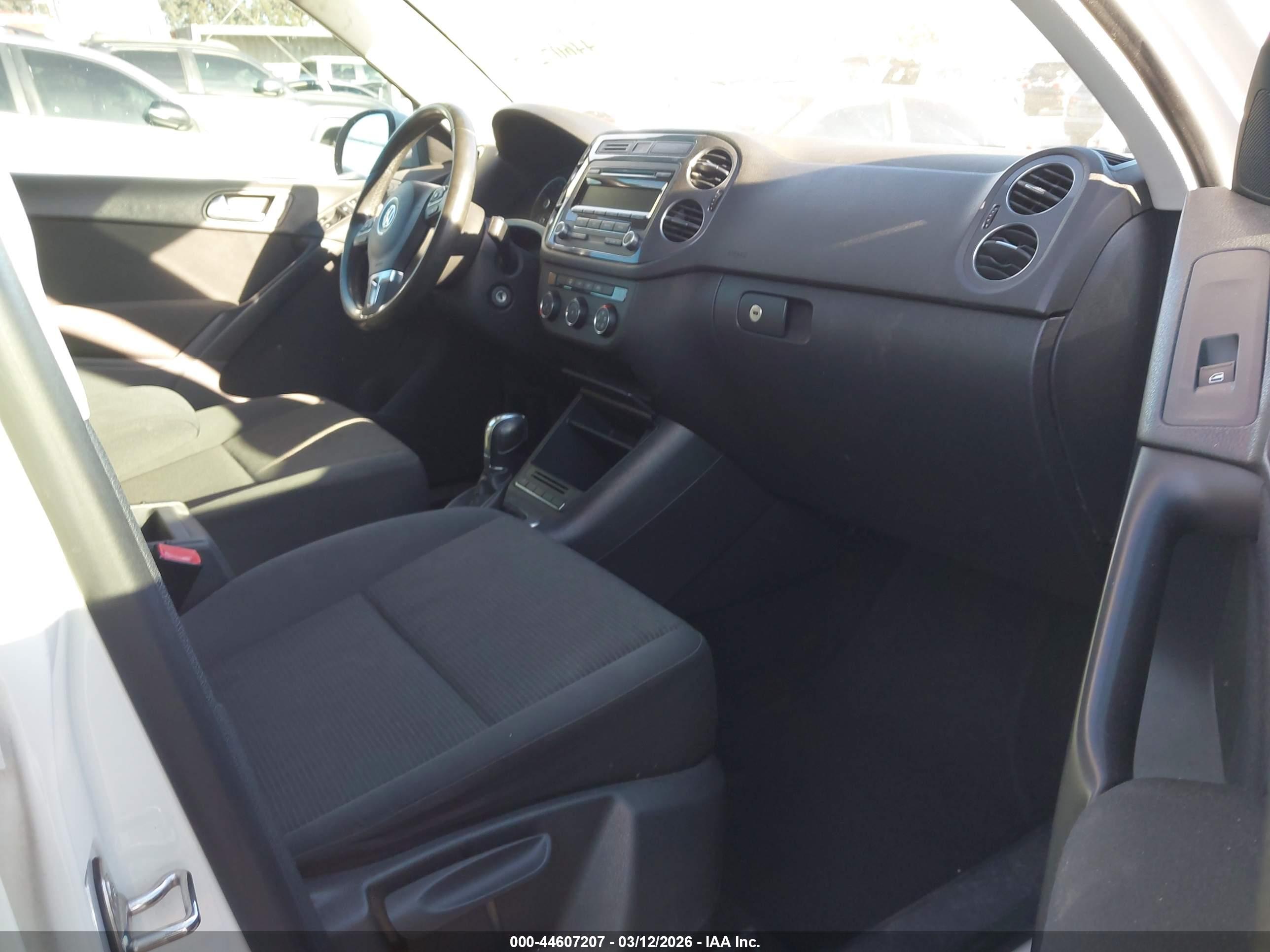 VOLKSWAGEN TIGUAN image 5
