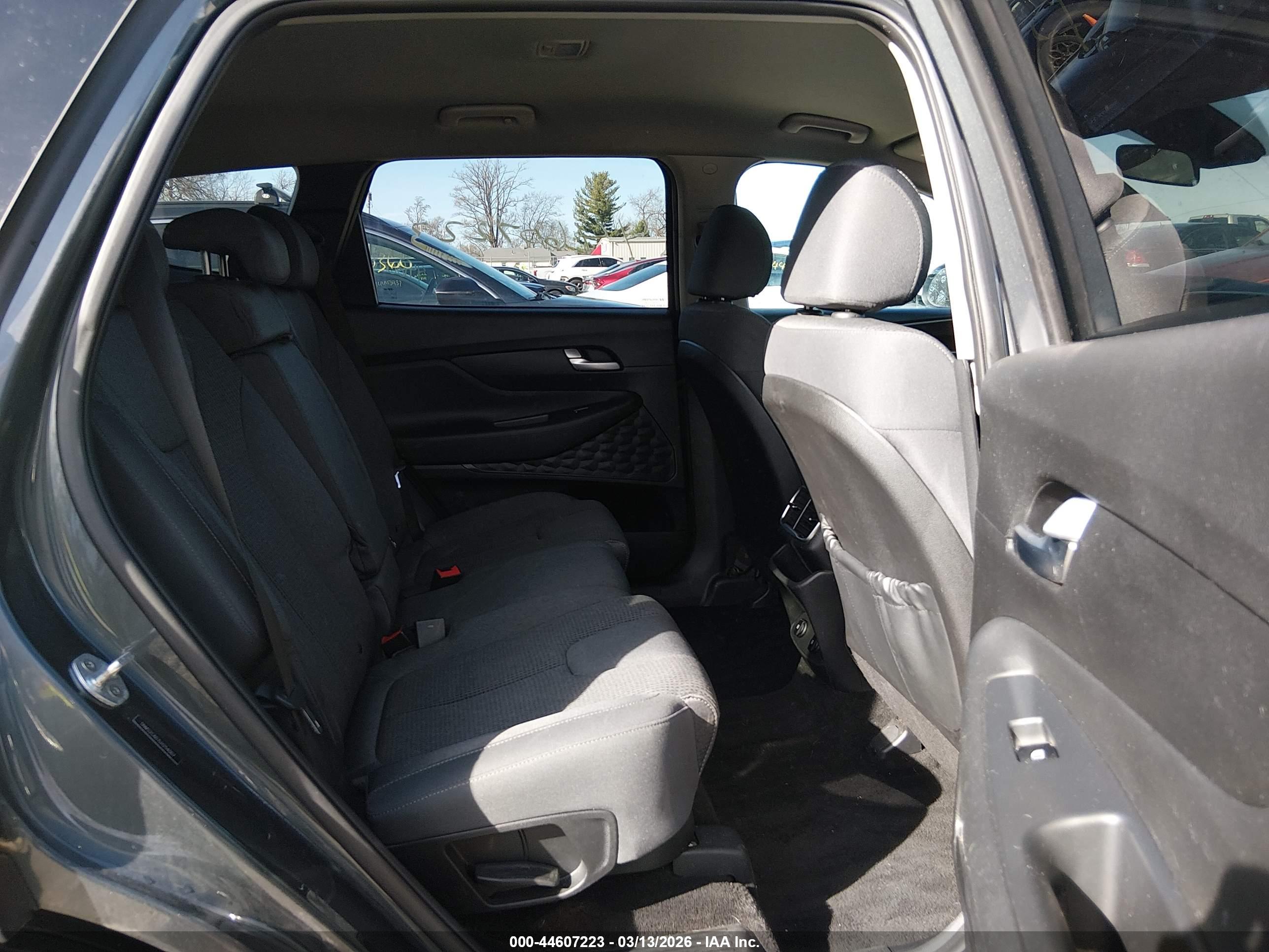 HYUNDAI SANTA image 8