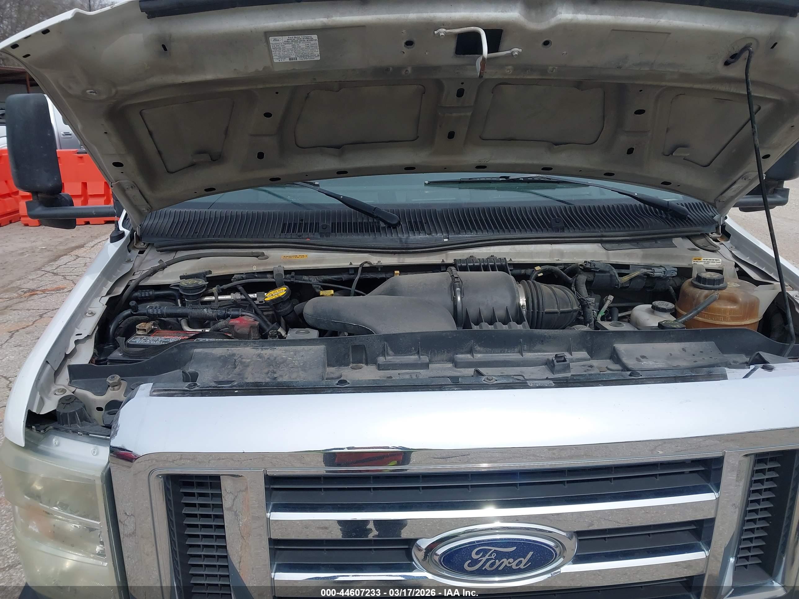 FORD E-450 image 10