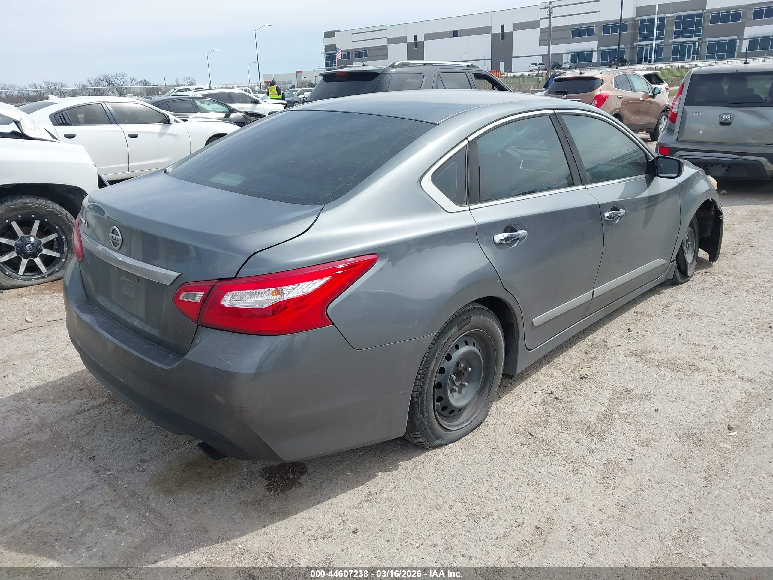 NISSAN ALTIMA image 4