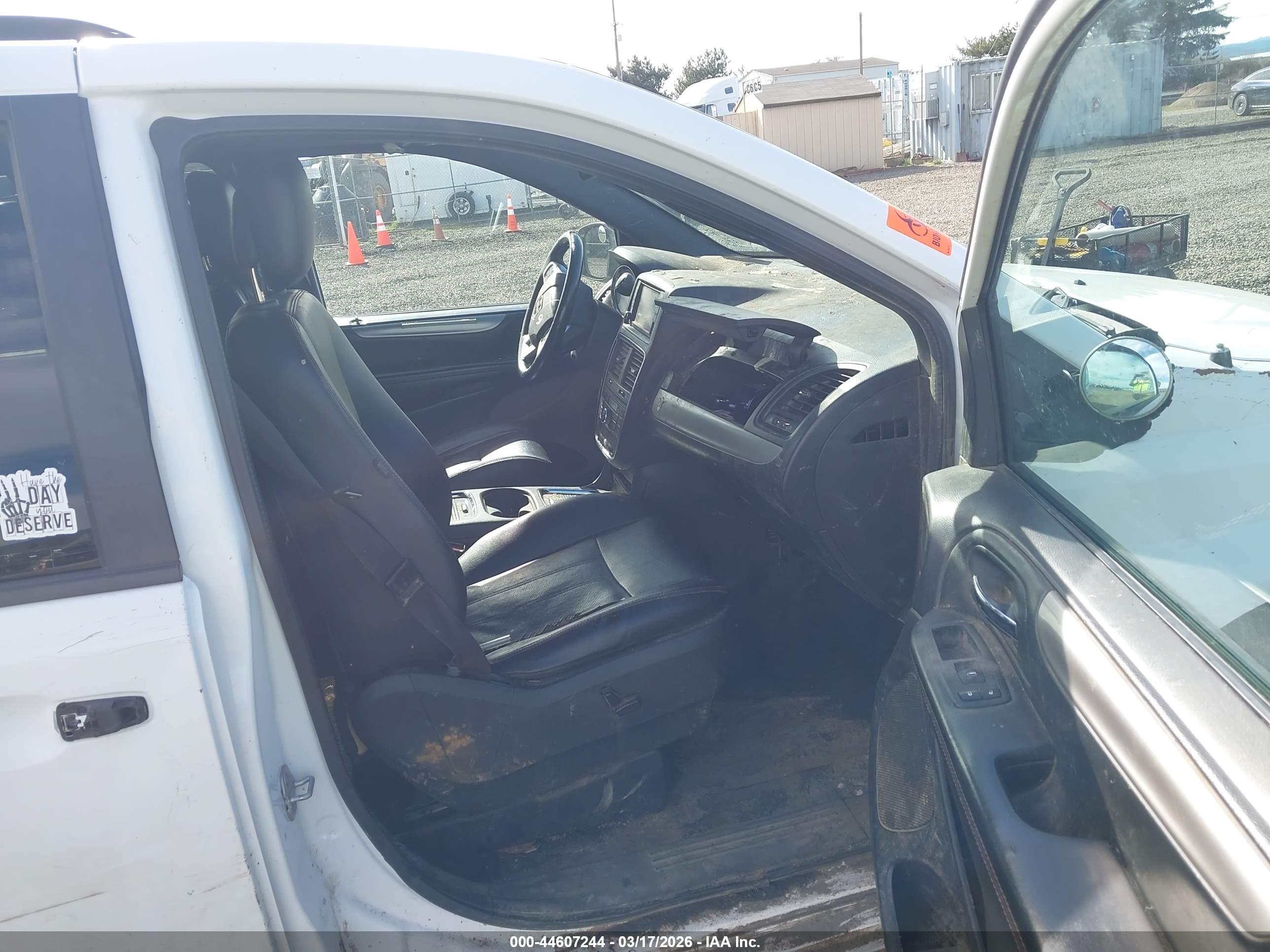 DODGE GRAND image 5