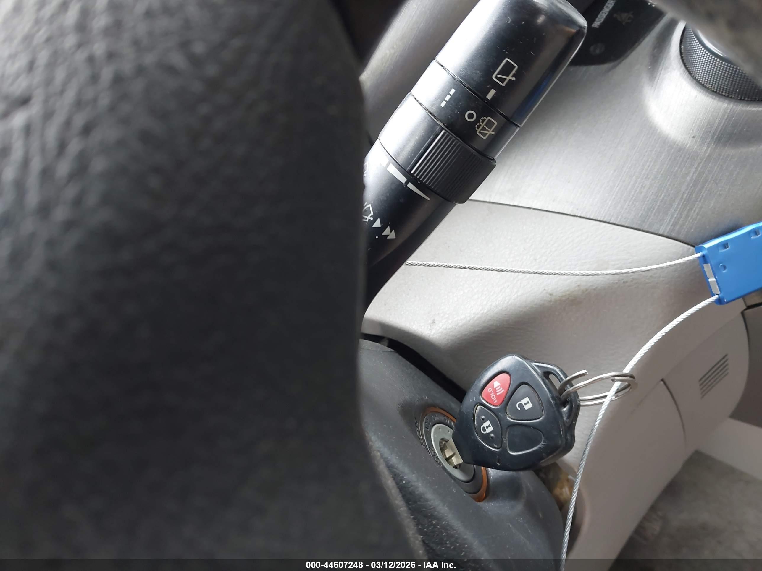 TOYOTA RAV4 image 11