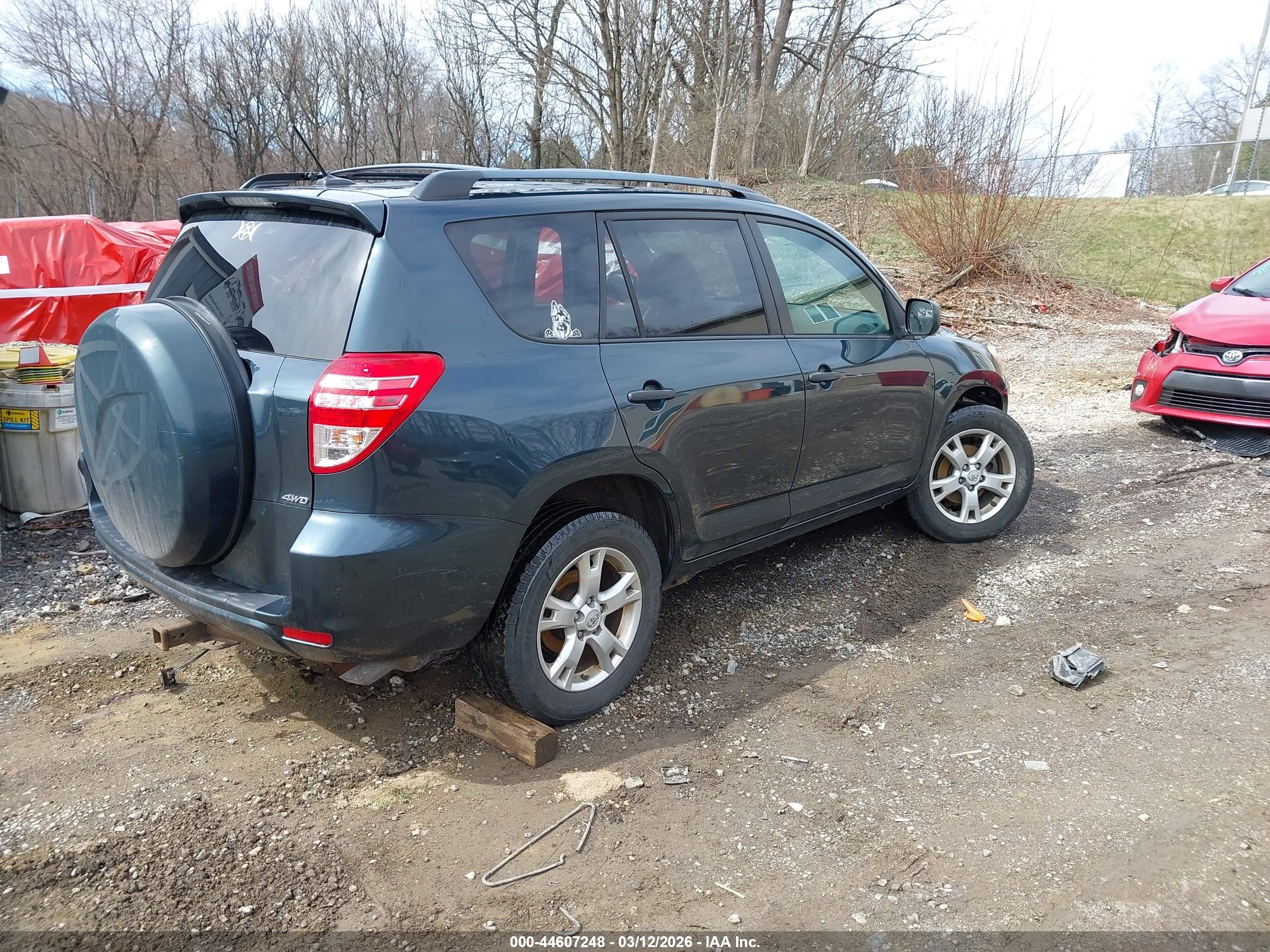 TOYOTA RAV4 image 4