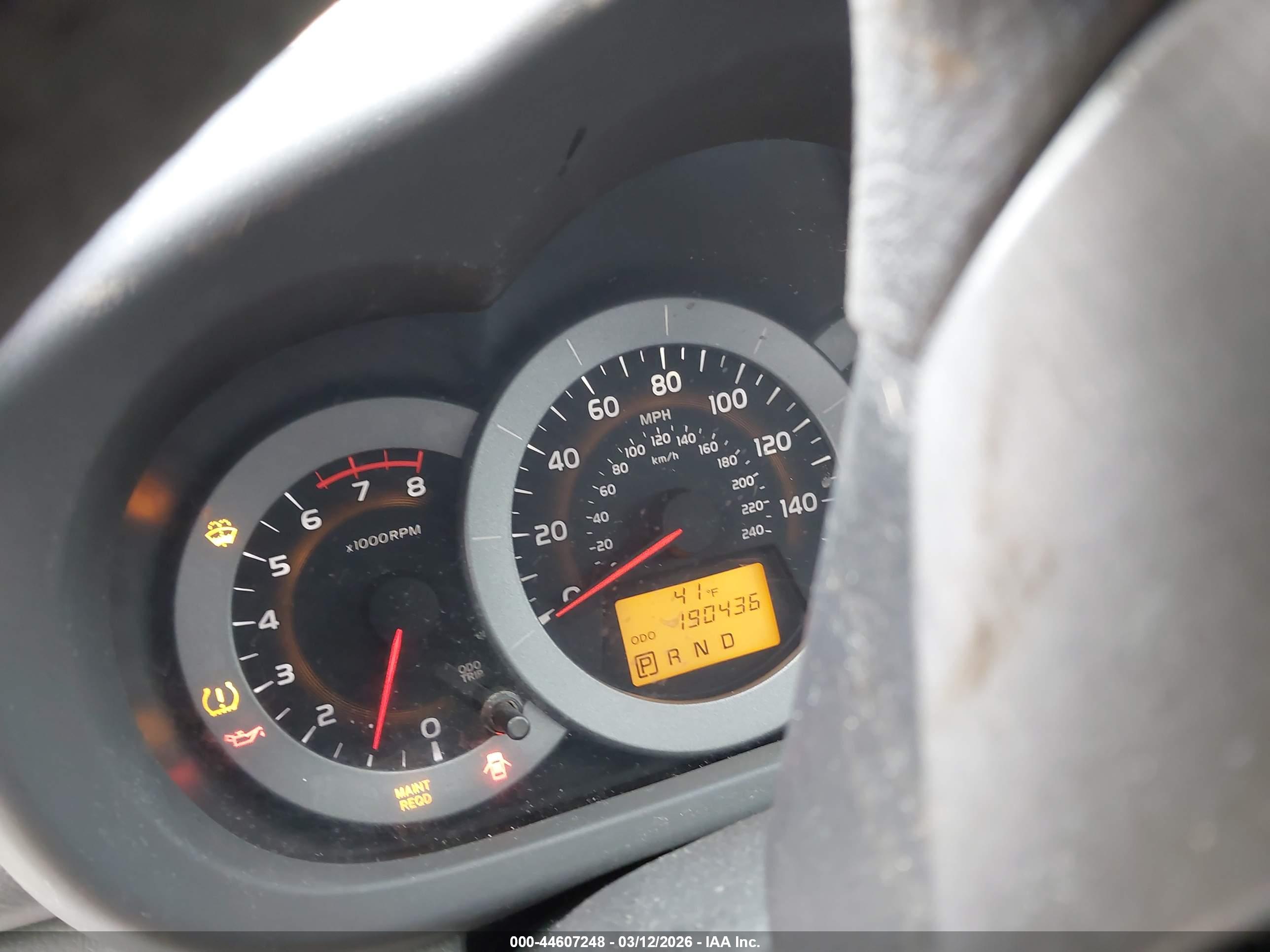 TOYOTA RAV4 image 7