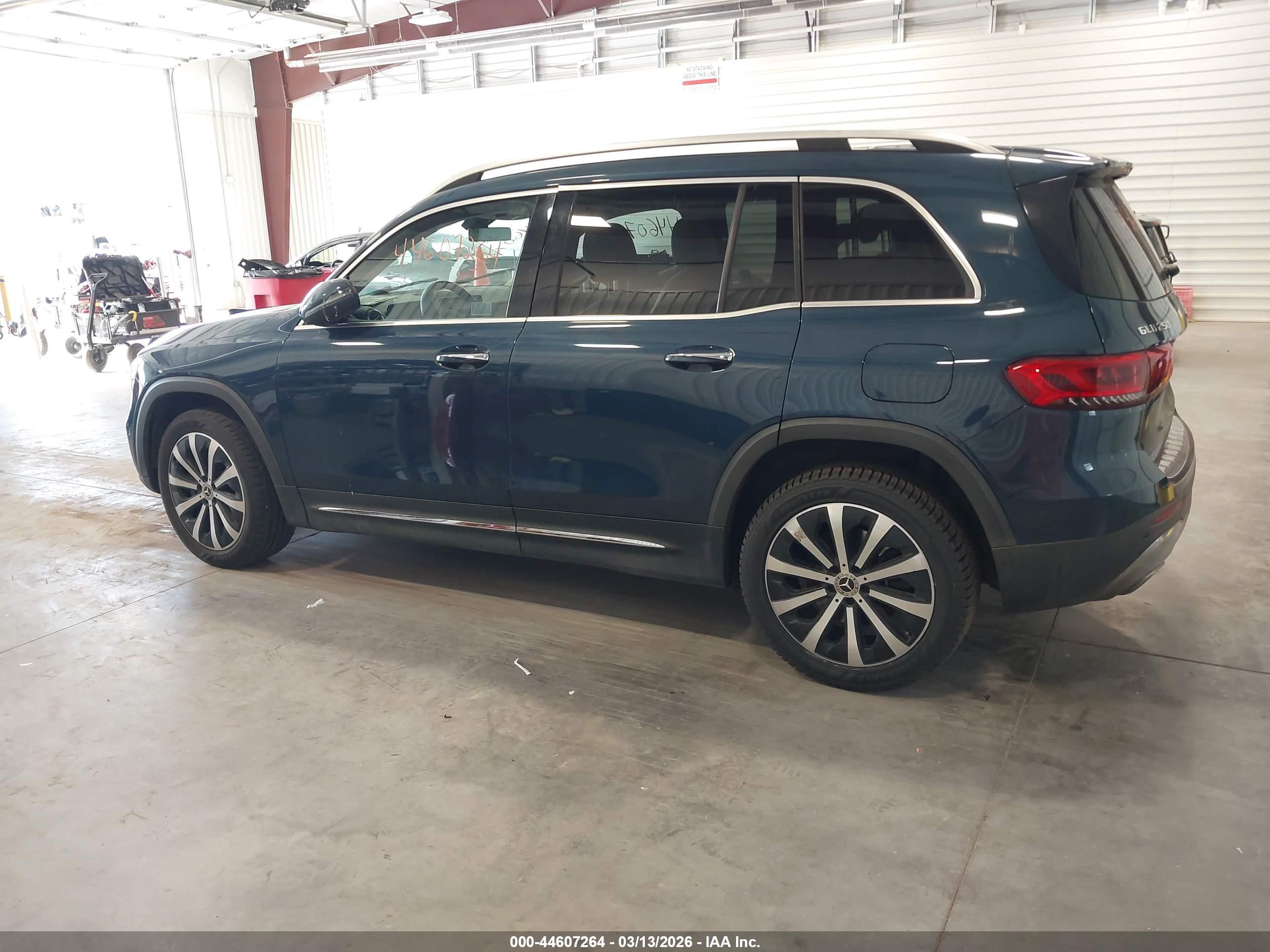 MERCEDES-BENZ GLB image 3