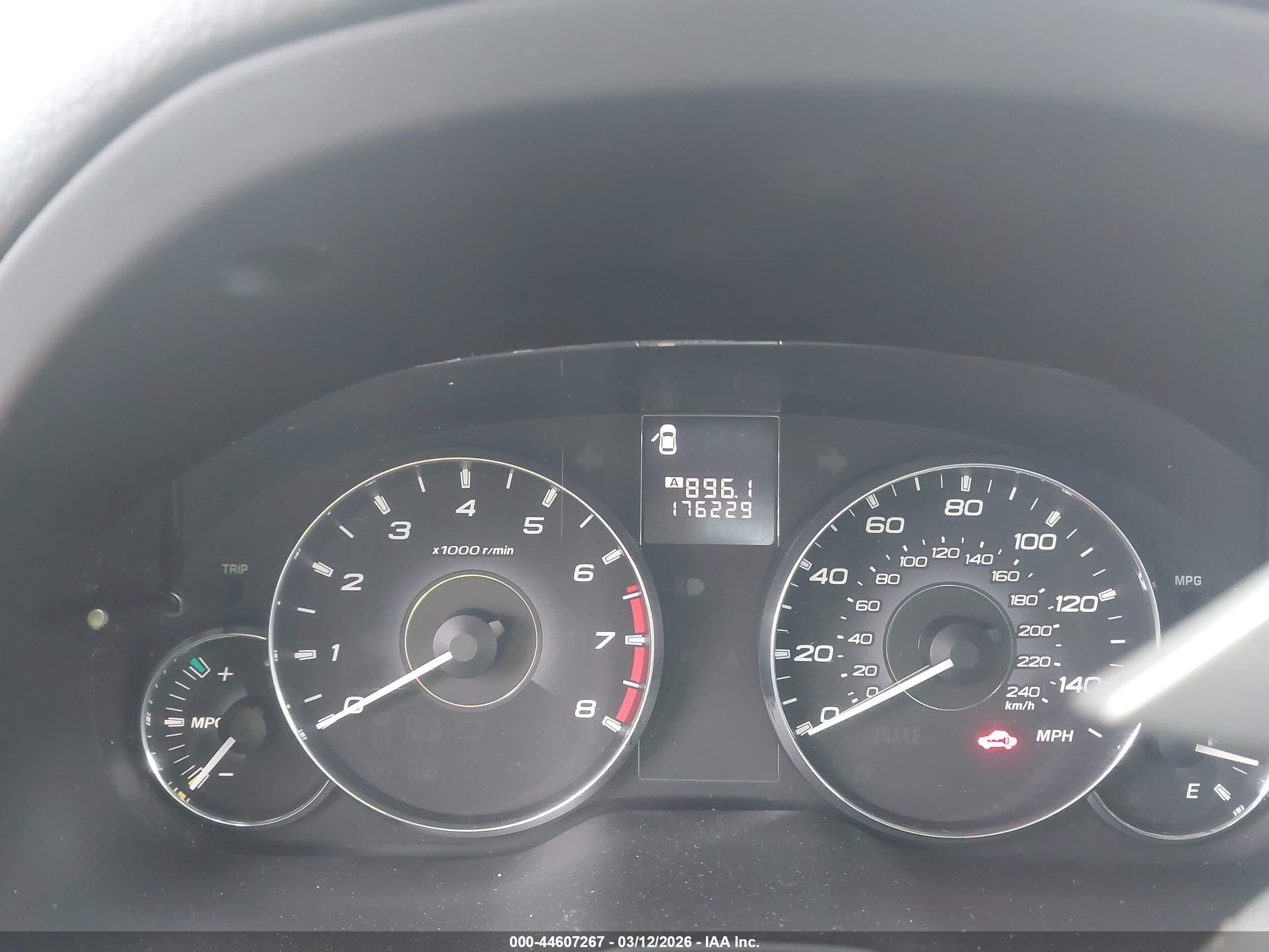 SUBARU OUTBACK image 7