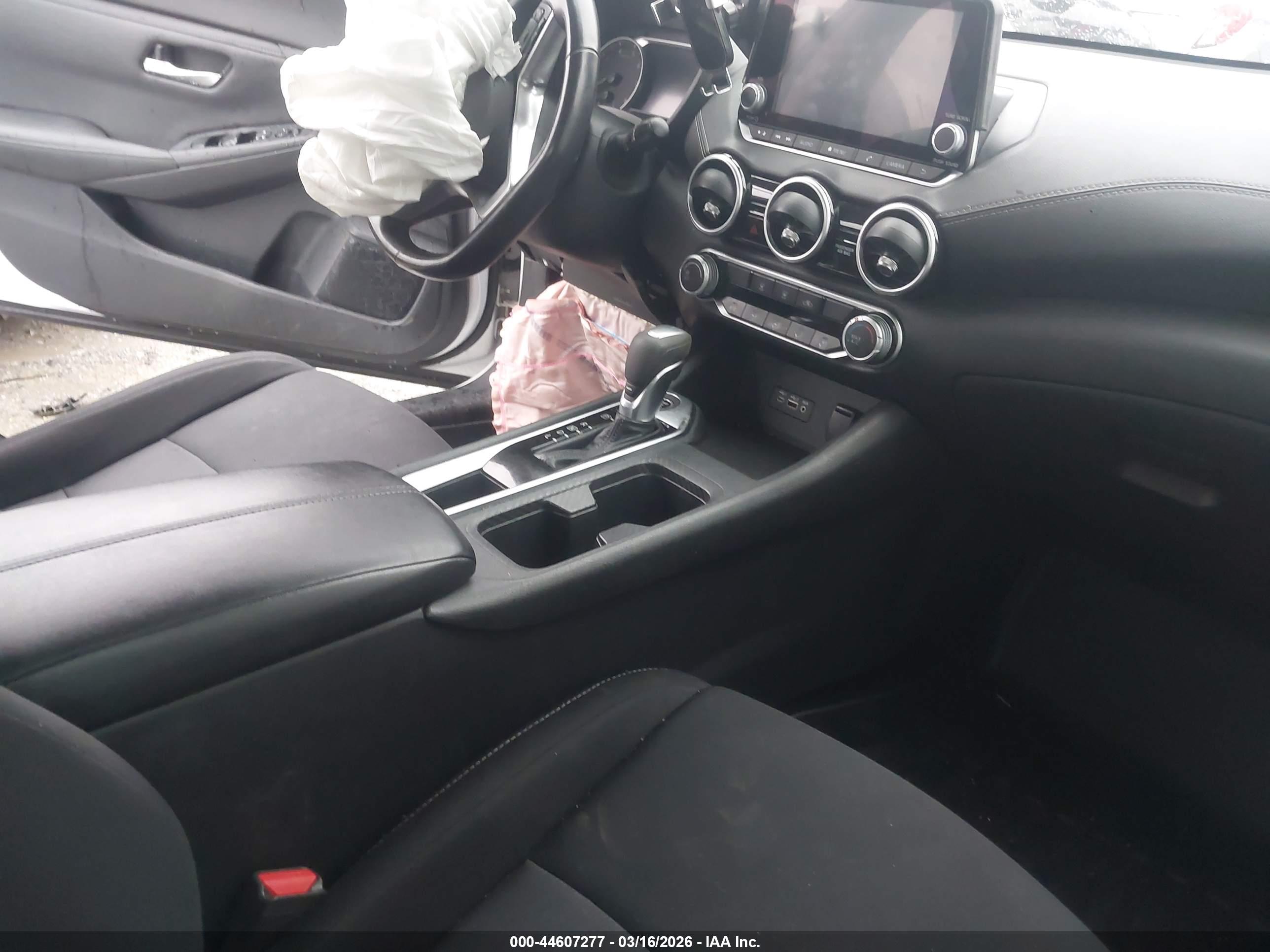 NISSAN SENTRA image 5