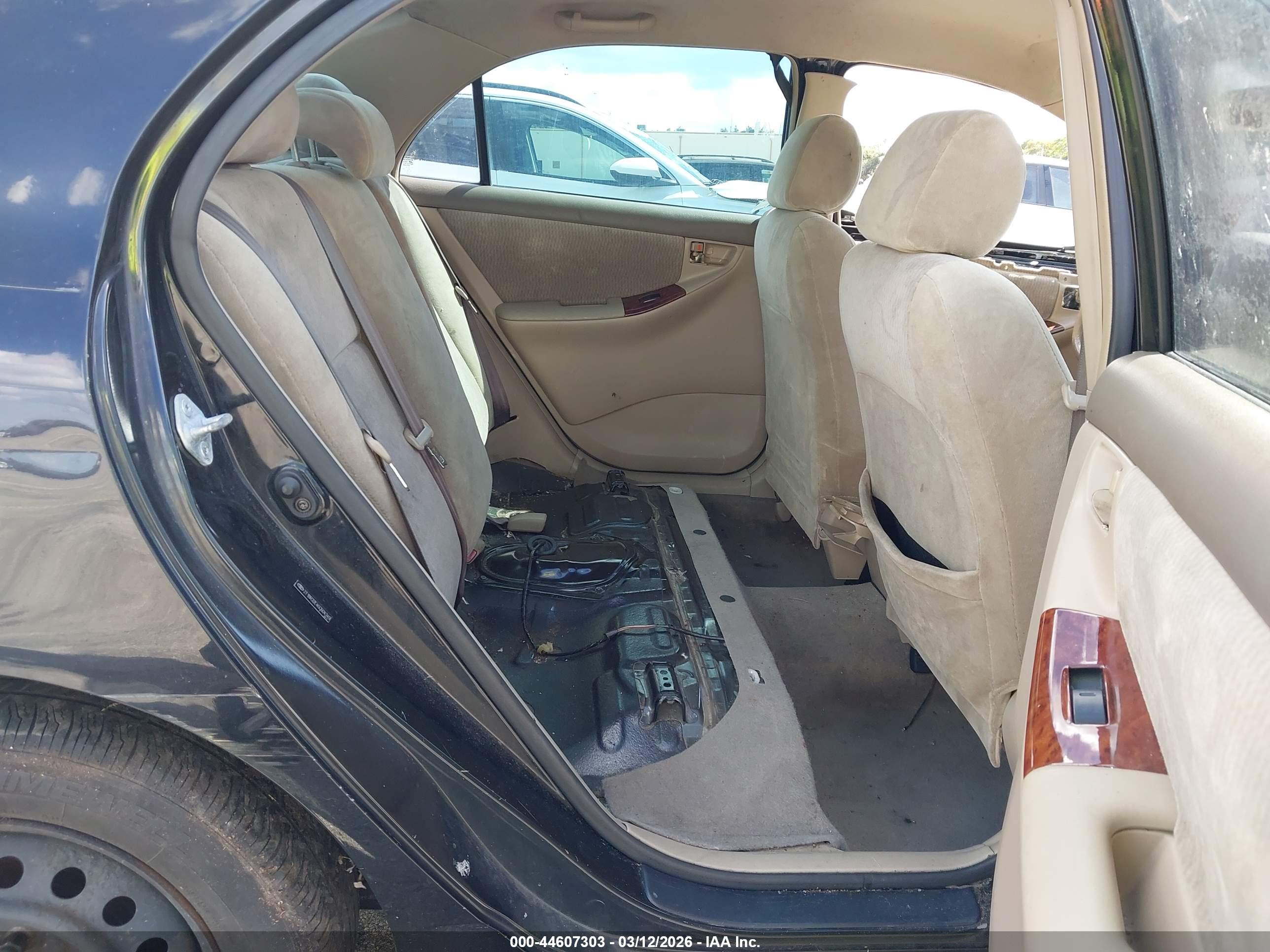 TOYOTA COROLLA image 8