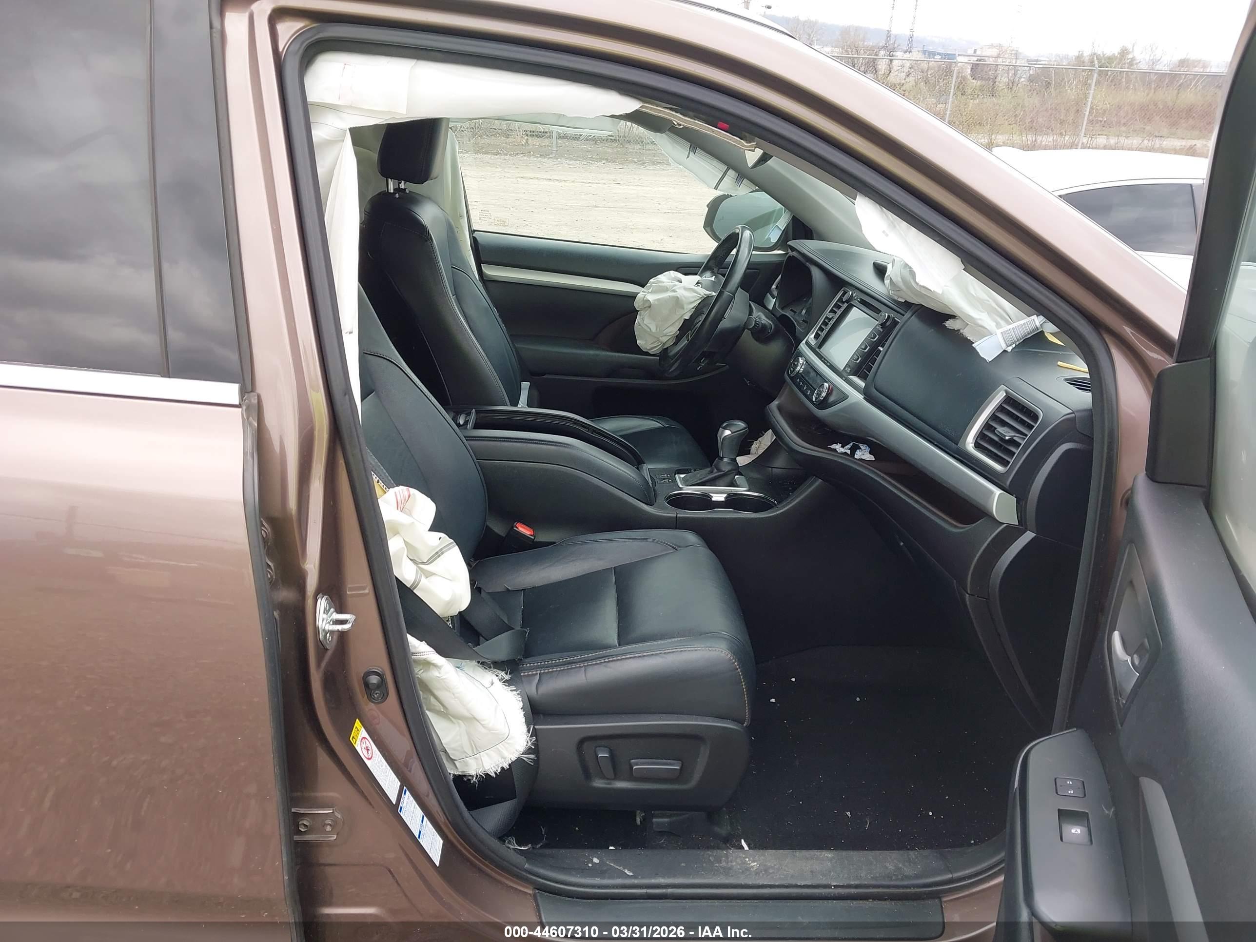 TOYOTA HIGHLANDER image 5