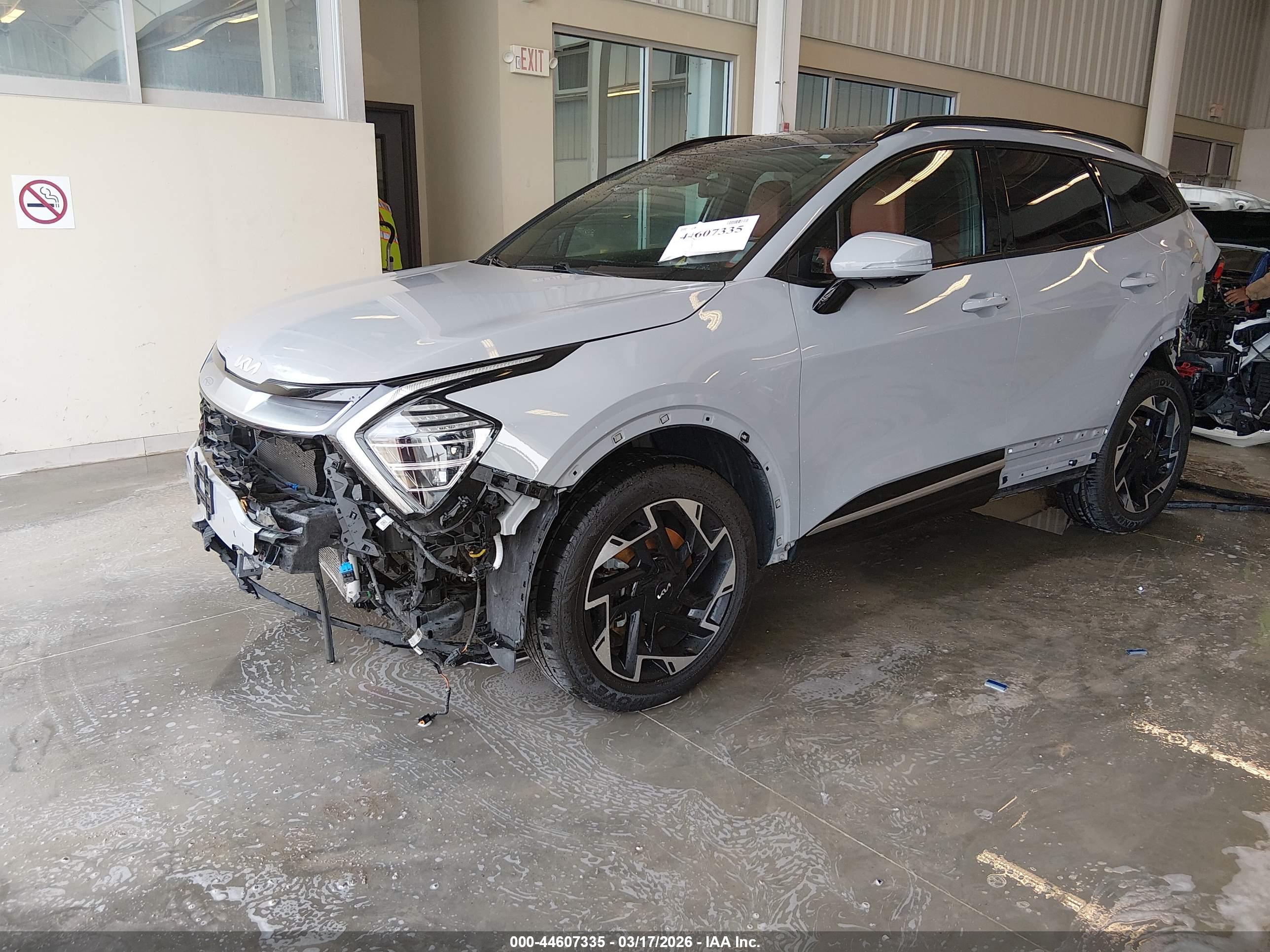 KIA SPORTAGE image 2