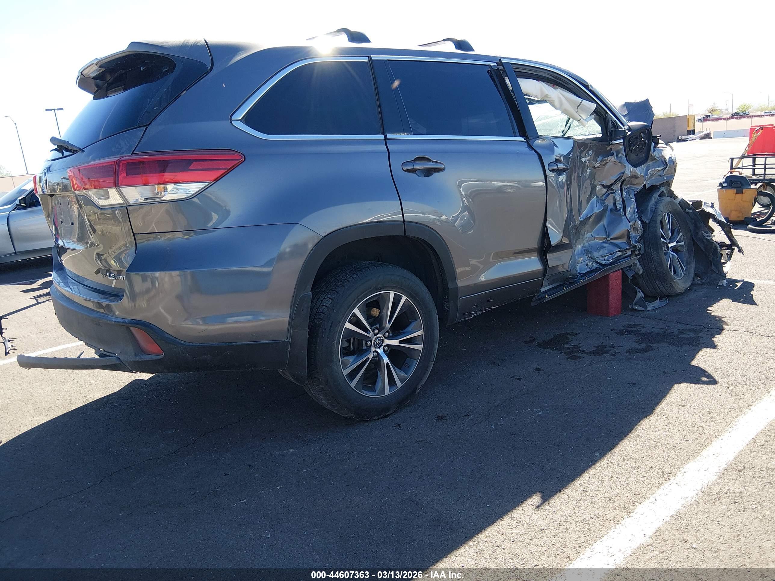 TOYOTA HIGHLANDER image 4