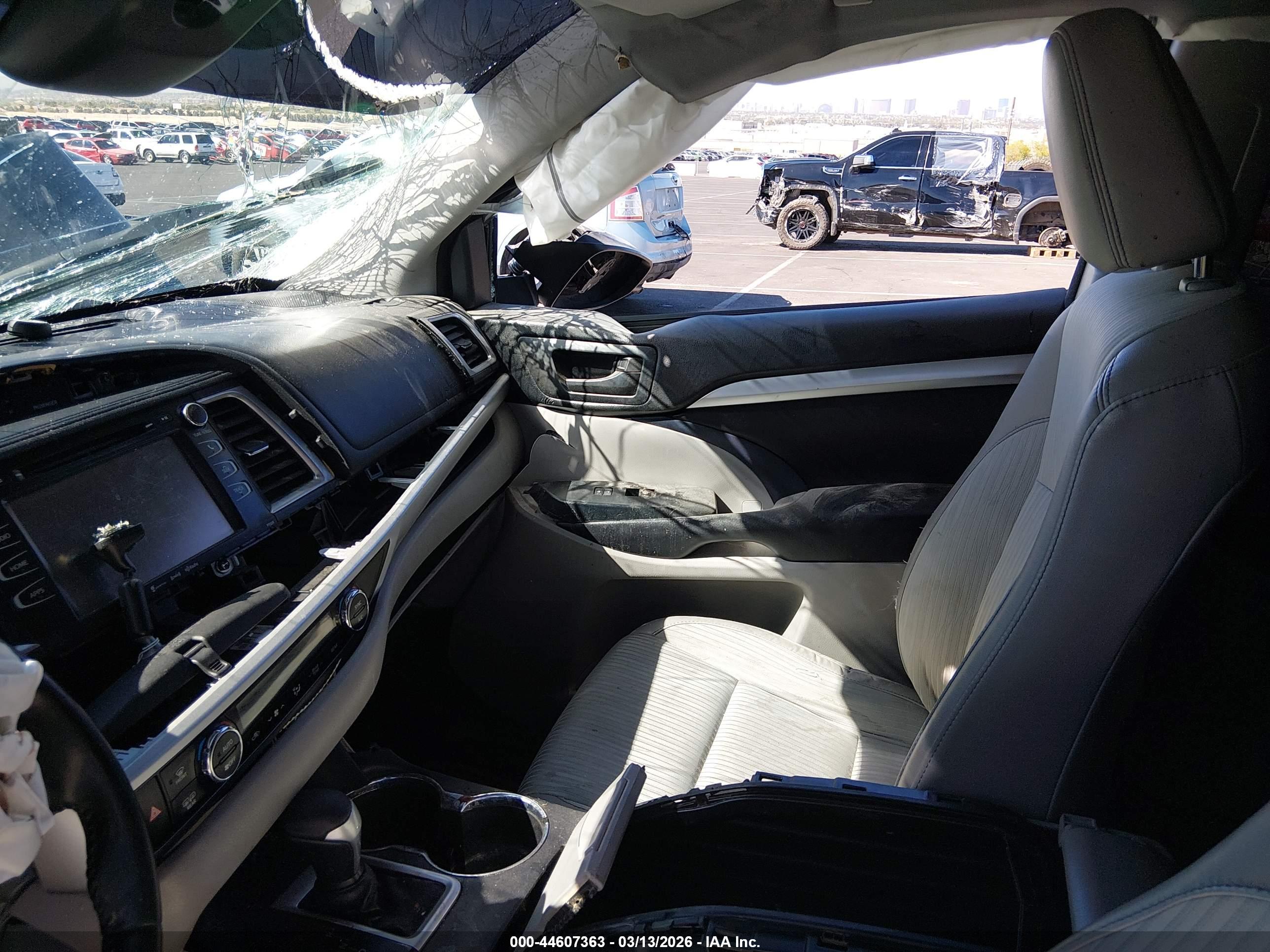 TOYOTA HIGHLANDER image 5