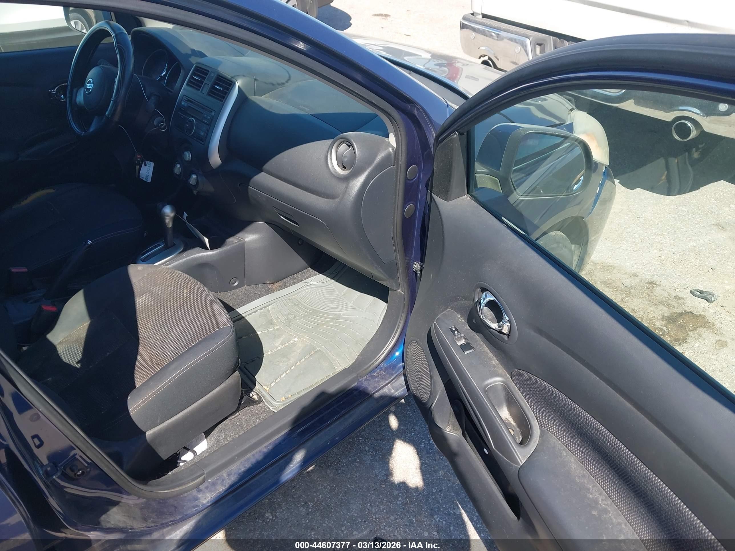 NISSAN VERSA image 5