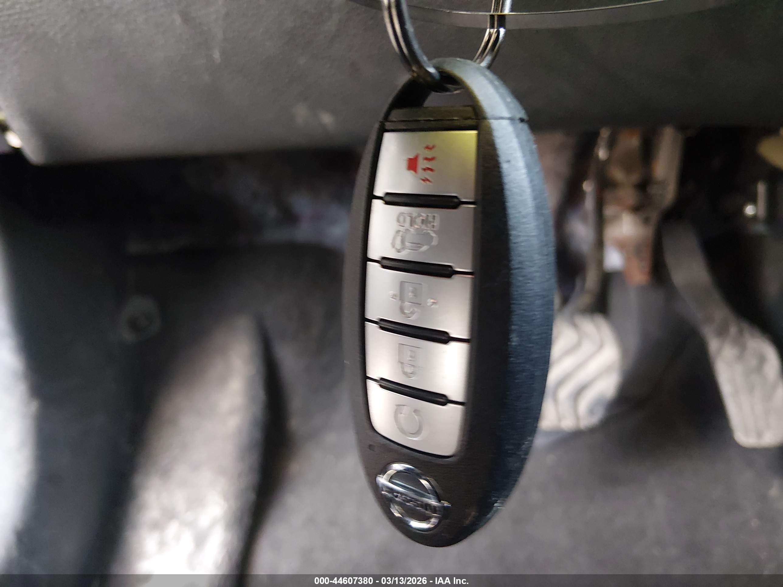 NISSAN ROGUE image 11