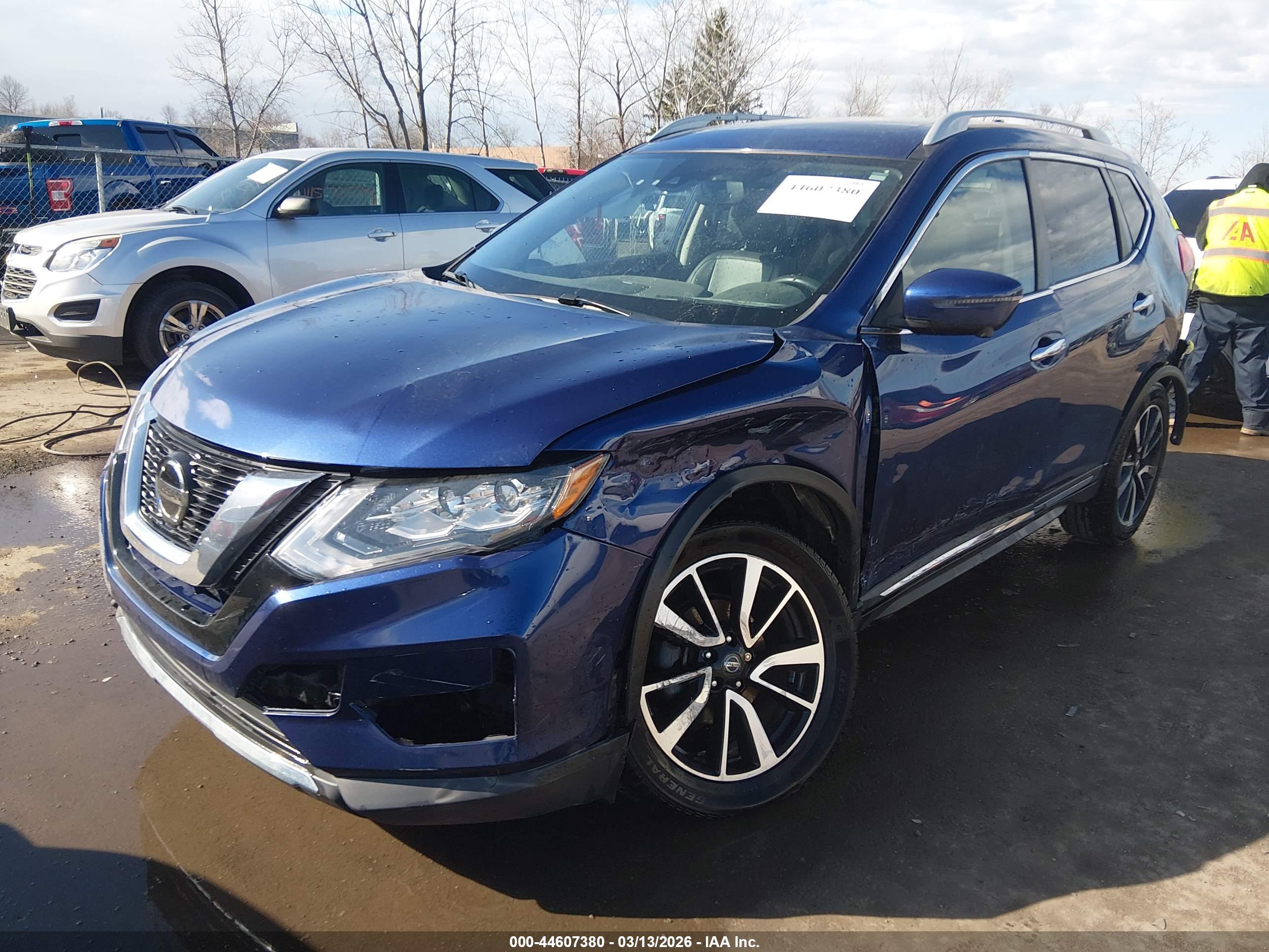 NISSAN ROGUE image 2