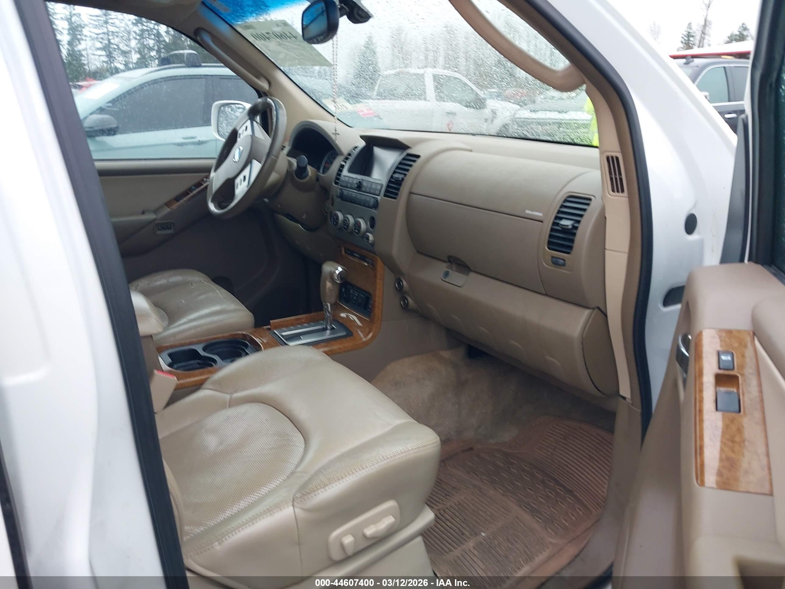 NISSAN PATHFINDER image 5