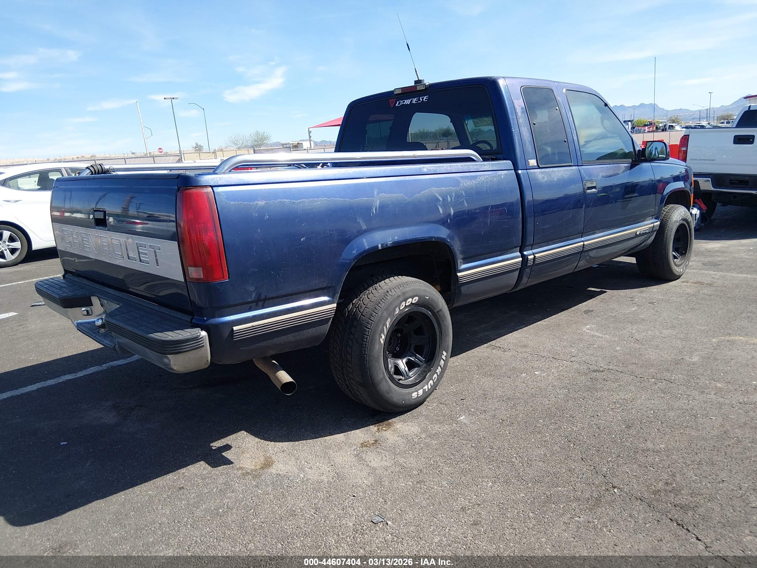 CHEVROLET GMT-400 image 4