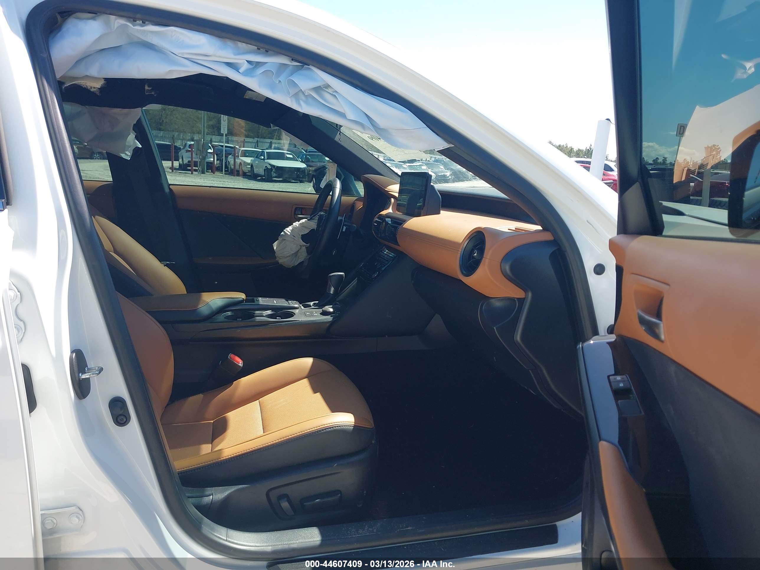 LEXUS IS image 5