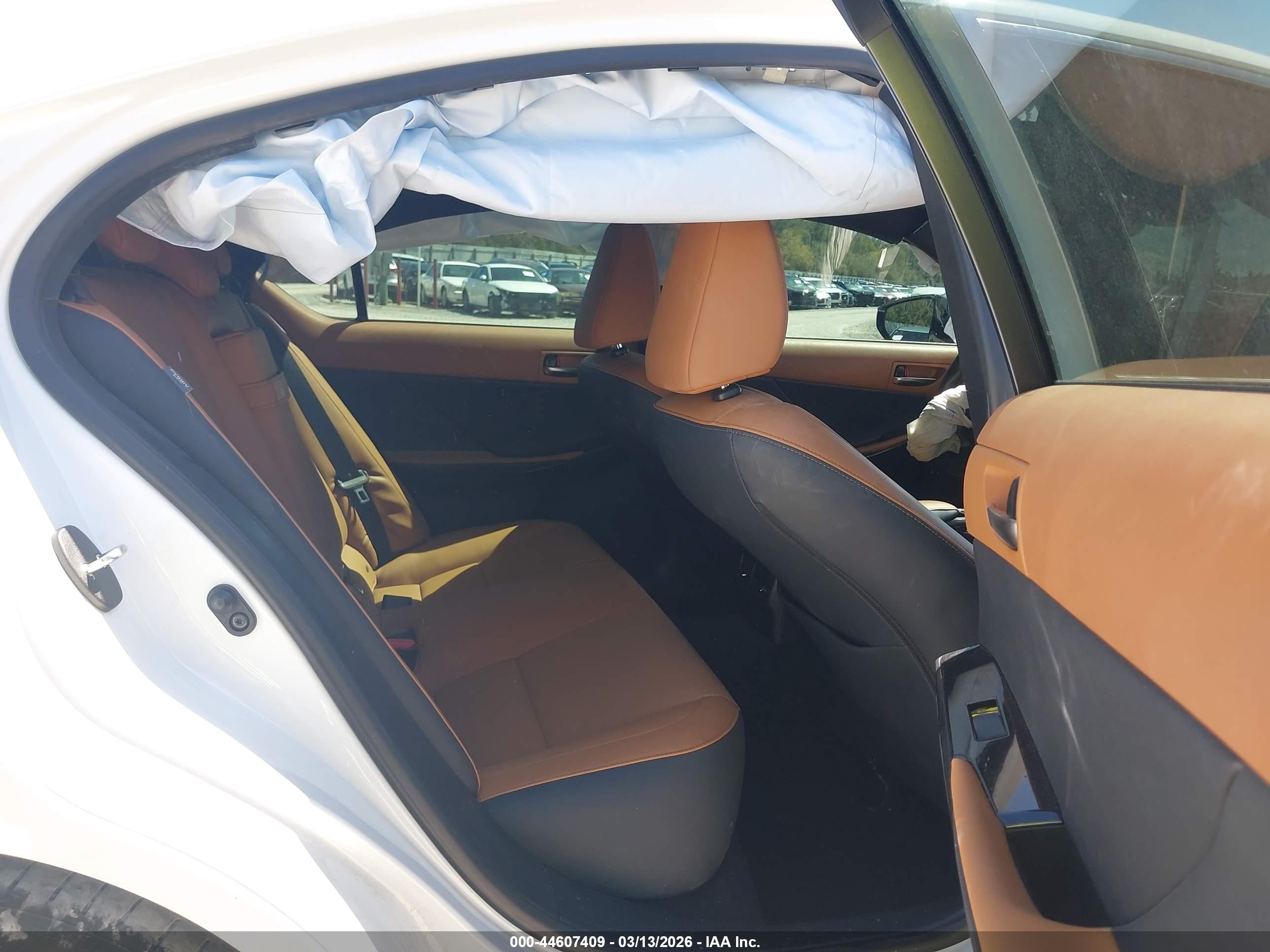 LEXUS IS image 8